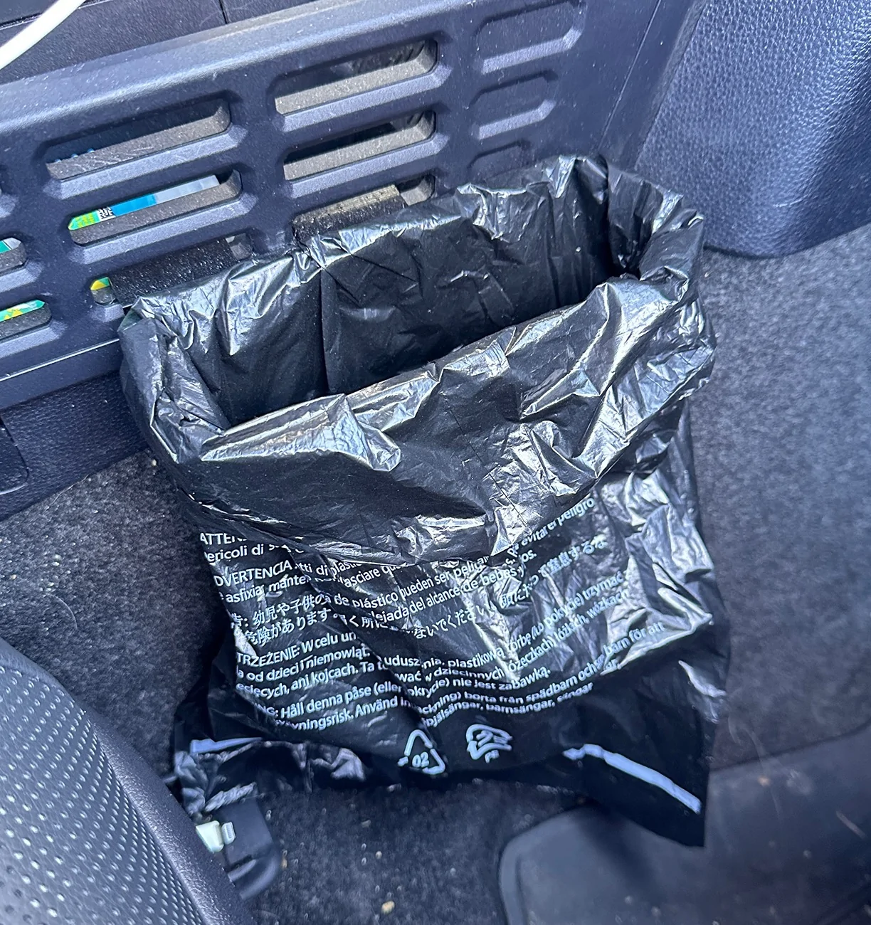 2025 4runner 6th gen Trash can solution (3D print) IMG_1902