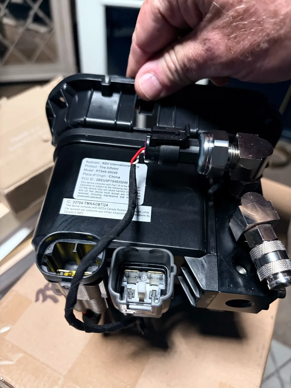 2025 4runner 6th gen Onboard Air Compressor in Trailhunter 4Runner -- Specs? ARB Air Compressor? IMG_0433