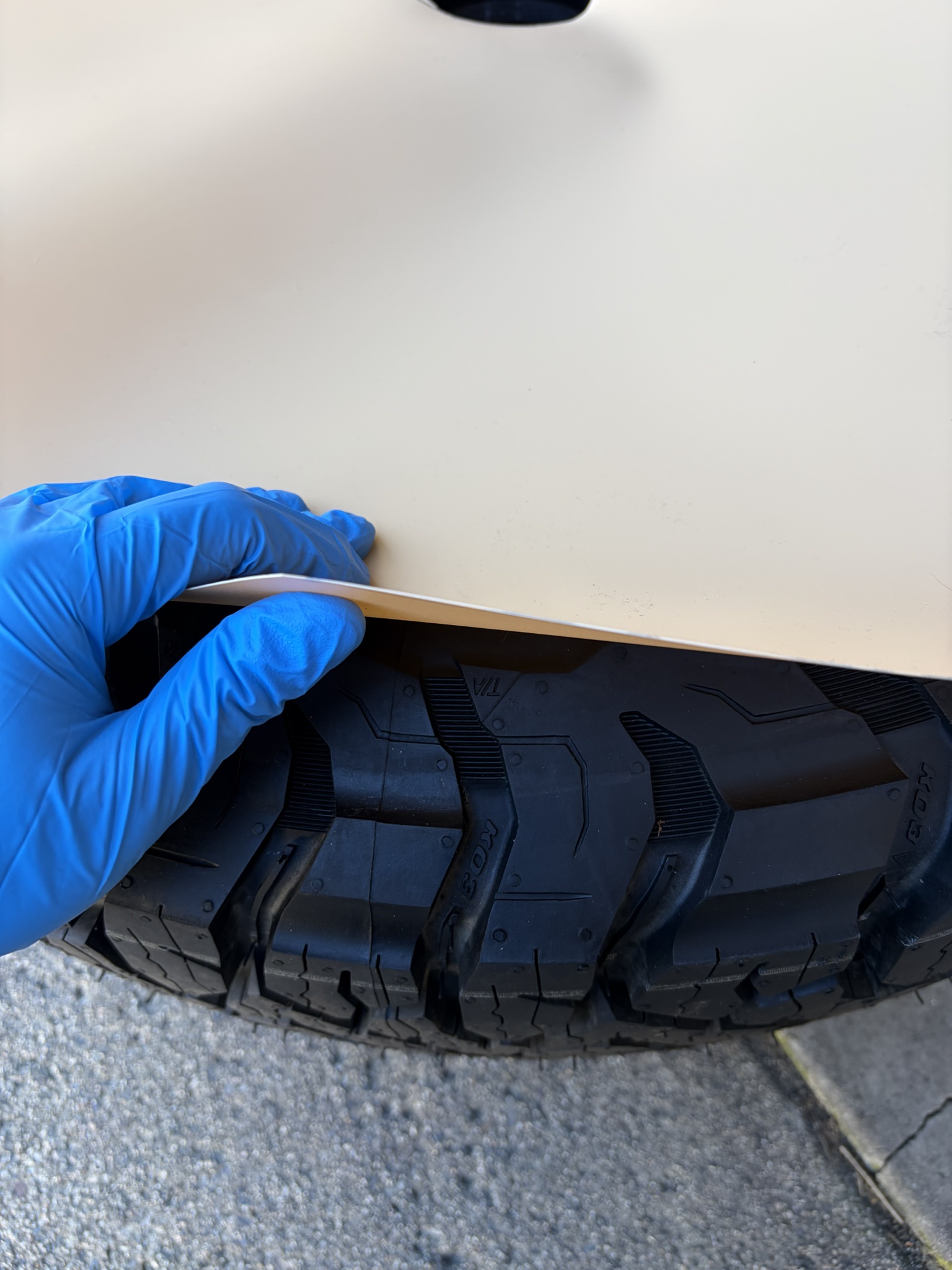 2025 4runner 6th gen Spare Tire Overtightened / Marks (rubbing damage) 1DeZ1Du