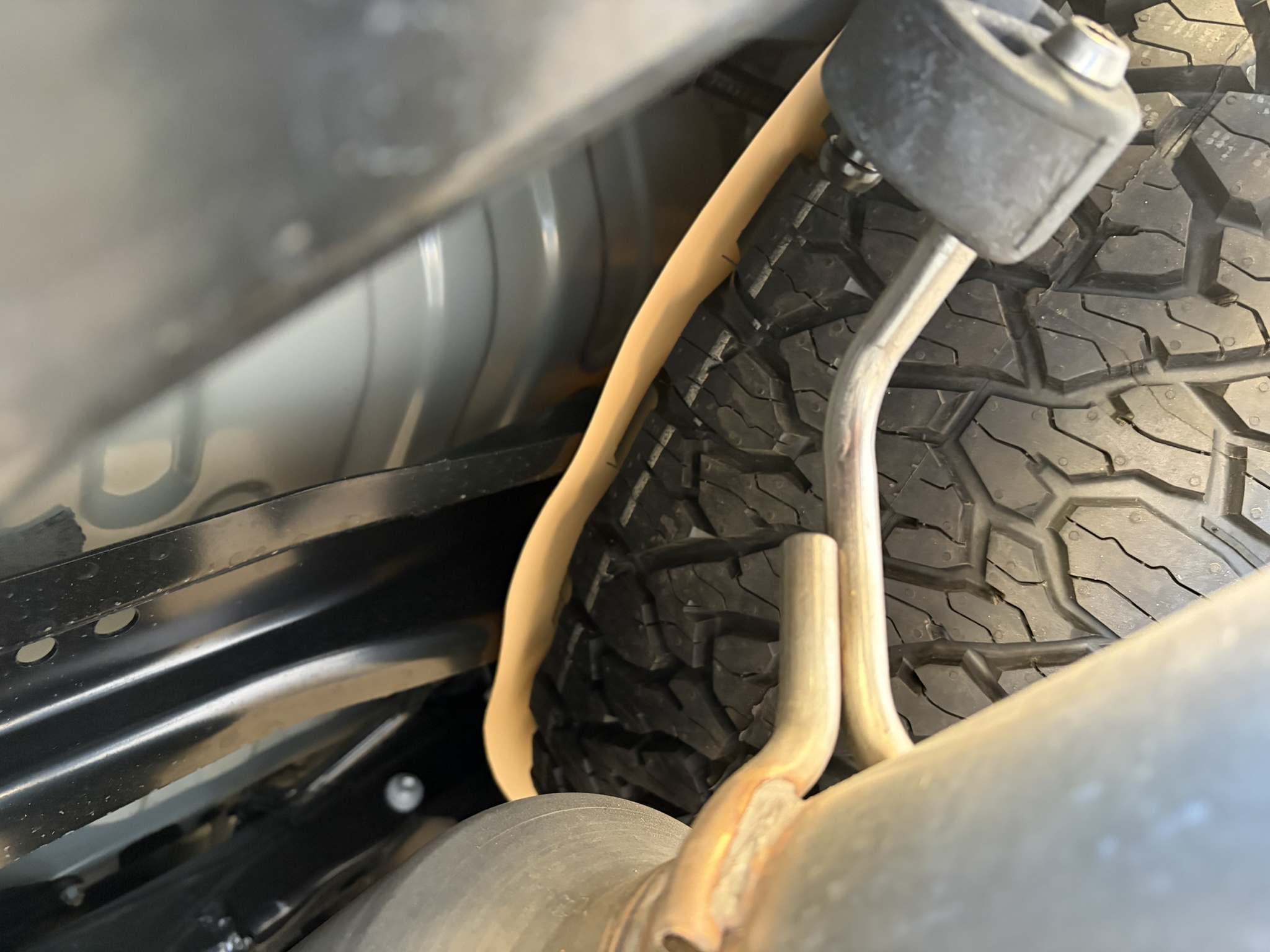 2025 4runner 6th gen Spare Tire Overtightened / Marks (rubbing damage) 2ZYmth