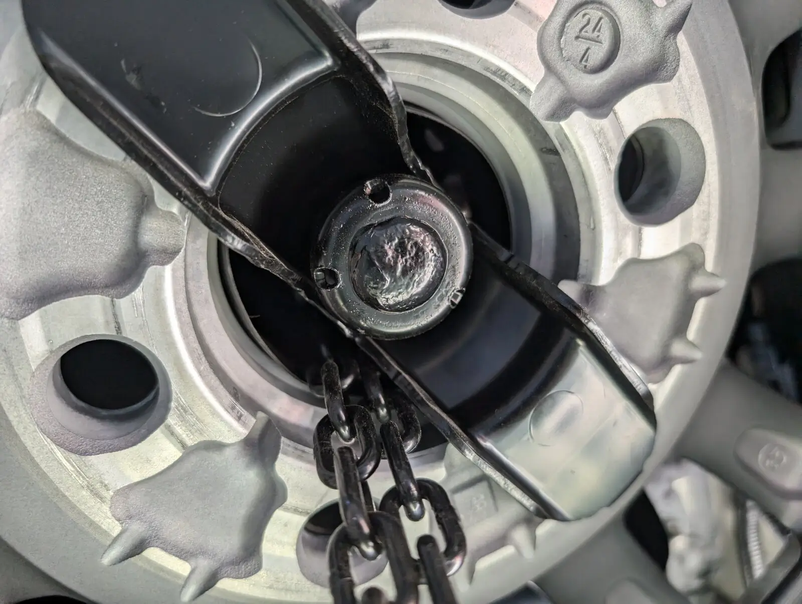 2025 4runner 6th gen Spare Tire Overtightened / Marks (rubbing damage) 1768142497549-xk