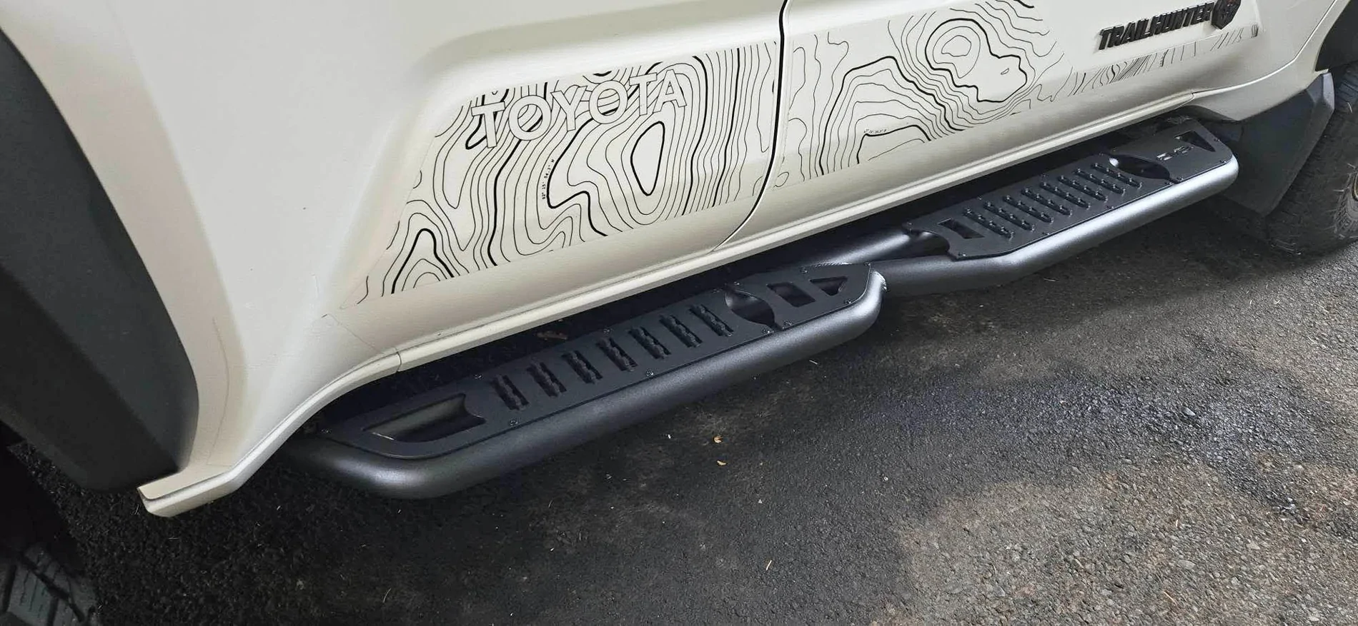 2025 4runner 6th gen DV8 Offroad Side Steps installed on Trailhunter DV8 Offroad Side Steps installed on 2025 2026 4Runner Trailhunter 6th gen 4