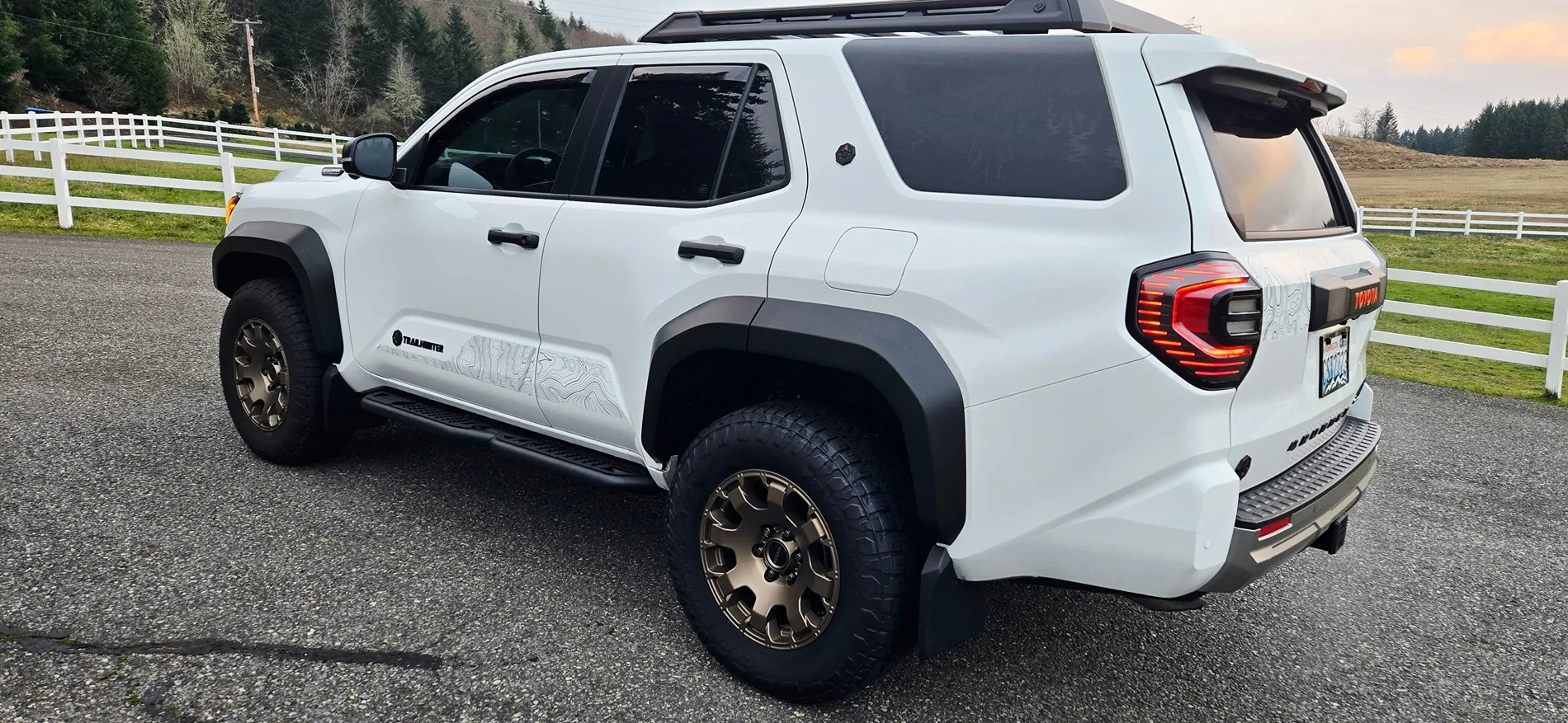 2025 4runner 6th gen DV8 Offroad Side Steps installed on Trailhunter 20260114_162213