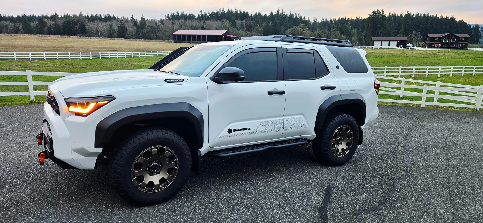 2025 4runner 6th gen DV8 Offroad Side Steps installed on Trailhunter 20260114_162157