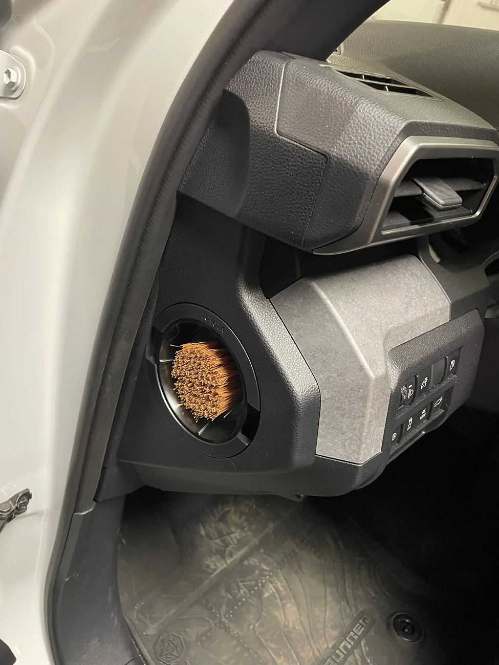 2025 4runner 6th gen Did anyone’s 4Runner come standard with the “secret” flashlight lantern in dash cubby hole? image2