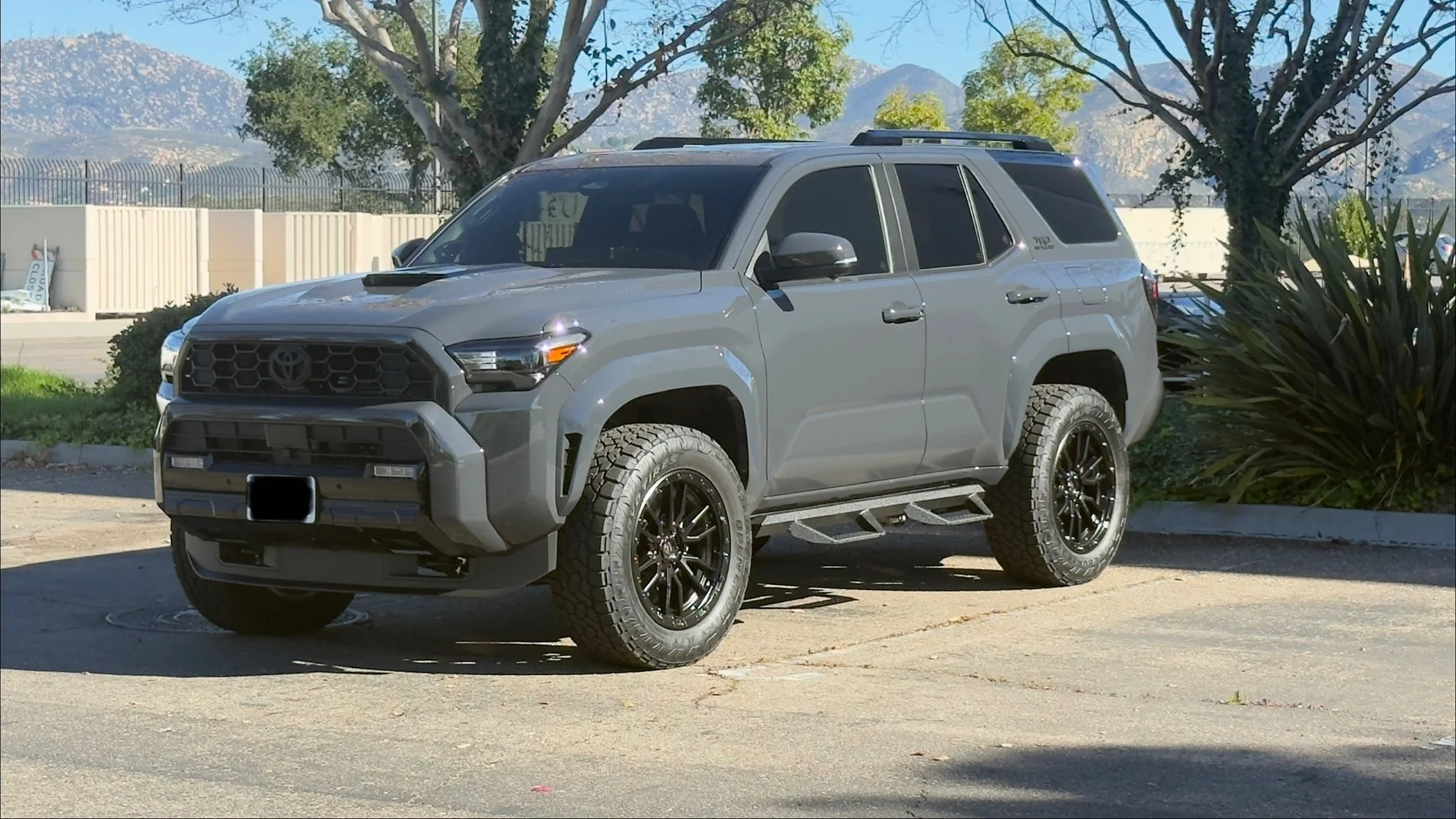 2025 4runner 6th gen 2025 TRD Sport on Torq Engineering 3" front / 1" rear leveling lift kit, 285/60r20 tires, 20x9 wheels (Fuel D679) IMG_0912