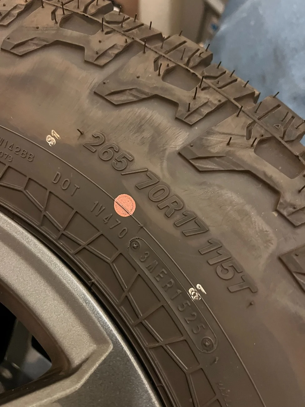 2025 4runner 6th gen Selling - SR5 17in Stock Wheels + Falken WildPeak AT4W (265/70R17) + Stock Geolandar X-CV (245/70R17) IMG_3342