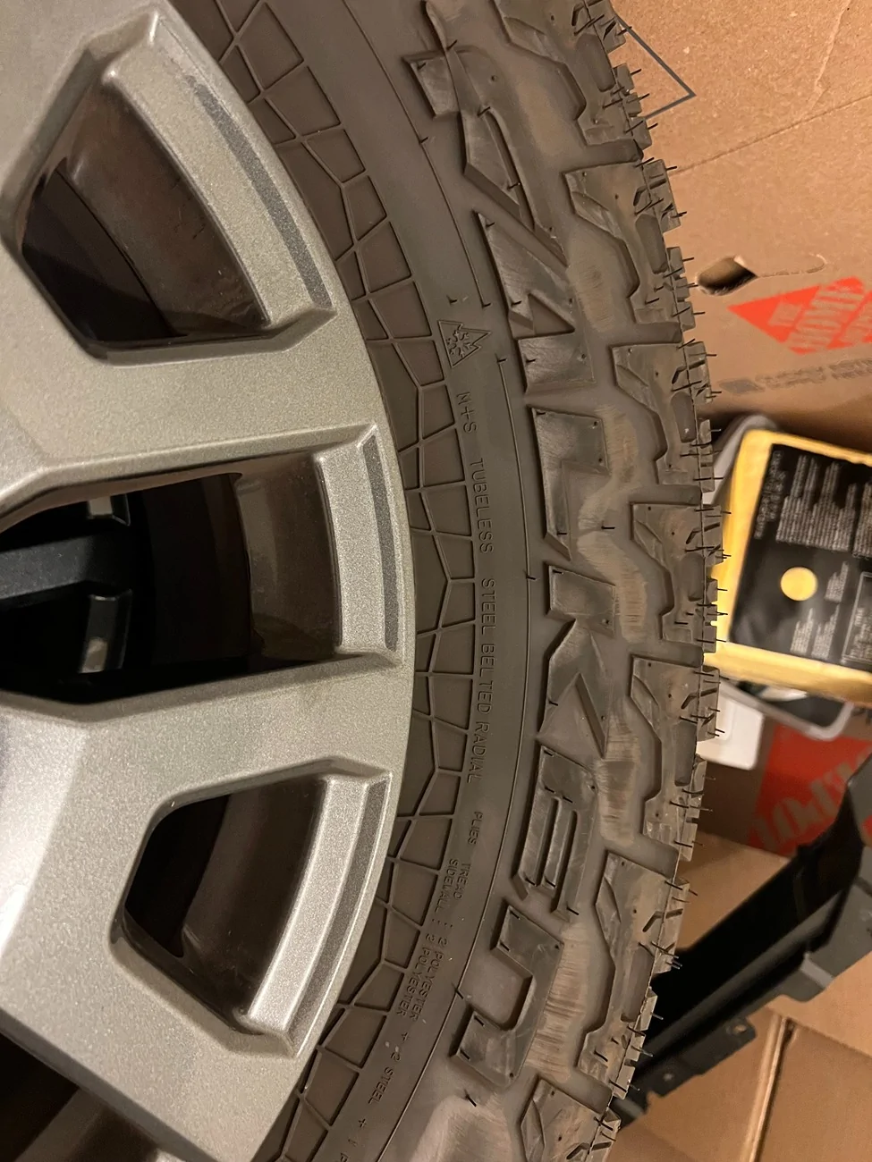 2025 4runner 6th gen Selling - SR5 17in Stock Wheels + Falken WildPeak AT4W (265/70R17) + Stock Geolandar X-CV (245/70R17) IMG_3343