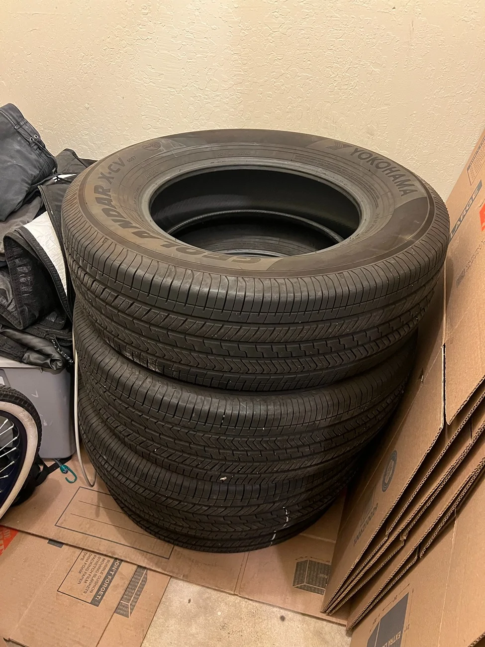 2025 4runner 6th gen Selling - SR5 17in Stock Wheels + Falken WildPeak AT4W (265/70R17) + Stock Geolandar X-CV (245/70R17) IMG_3239