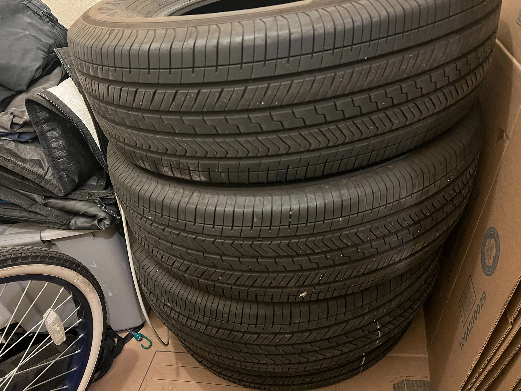 2025 4runner 6th gen Selling - SR5 17in Stock Wheels + Falken WildPeak AT4W (265/70R17) + Stock Geolandar X-CV (245/70R17) IMG_3241