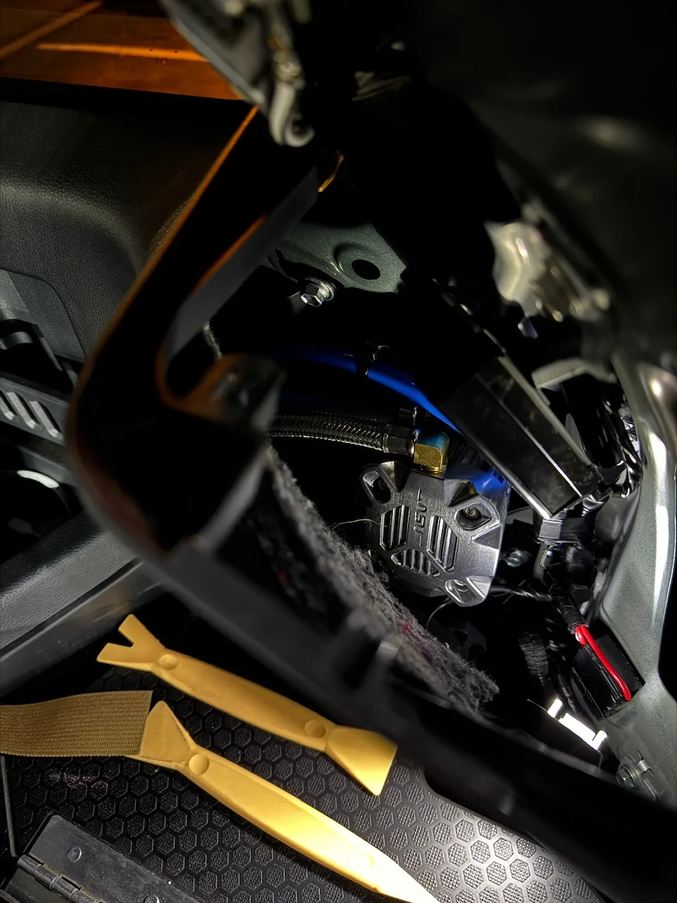 2025 4runner 6th gen OEM Cargo Area Pillar Light Install 6th Gen ORP - DIY instructions & photos IMG_2372