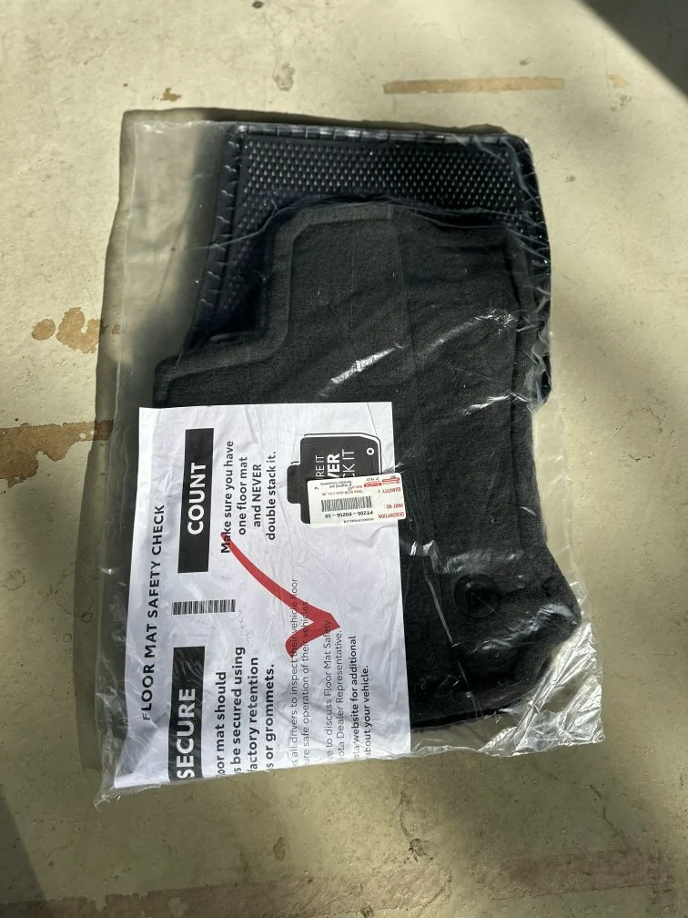 2025 4runner 6th gen Factory roof rack with crossbars, air dam, stock floor mats, rear tow hook for sale 2025 4Runner_Factory Floor Mat