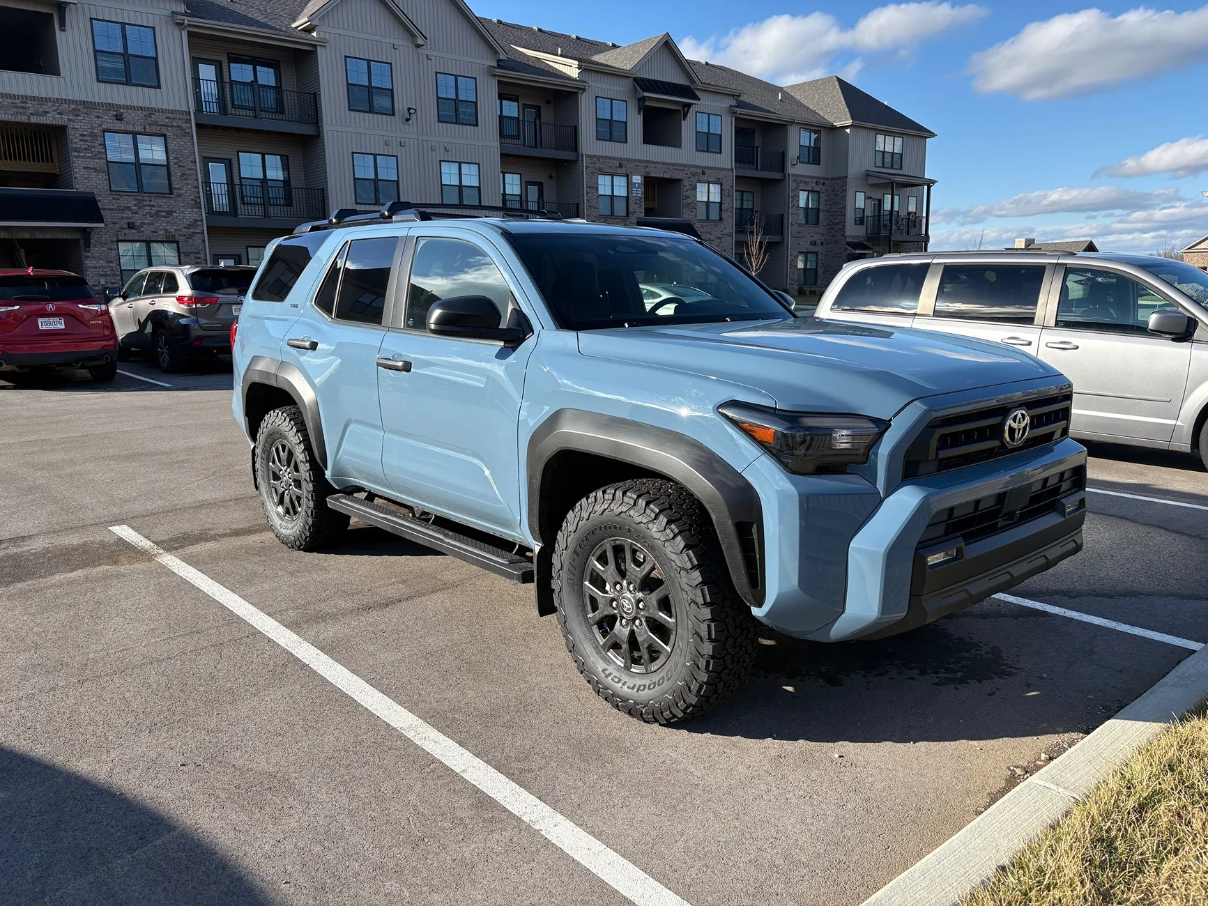 2025 4runner 6th gen [WTS] 4Runner Oval Tube Steps OEM IMG_2480