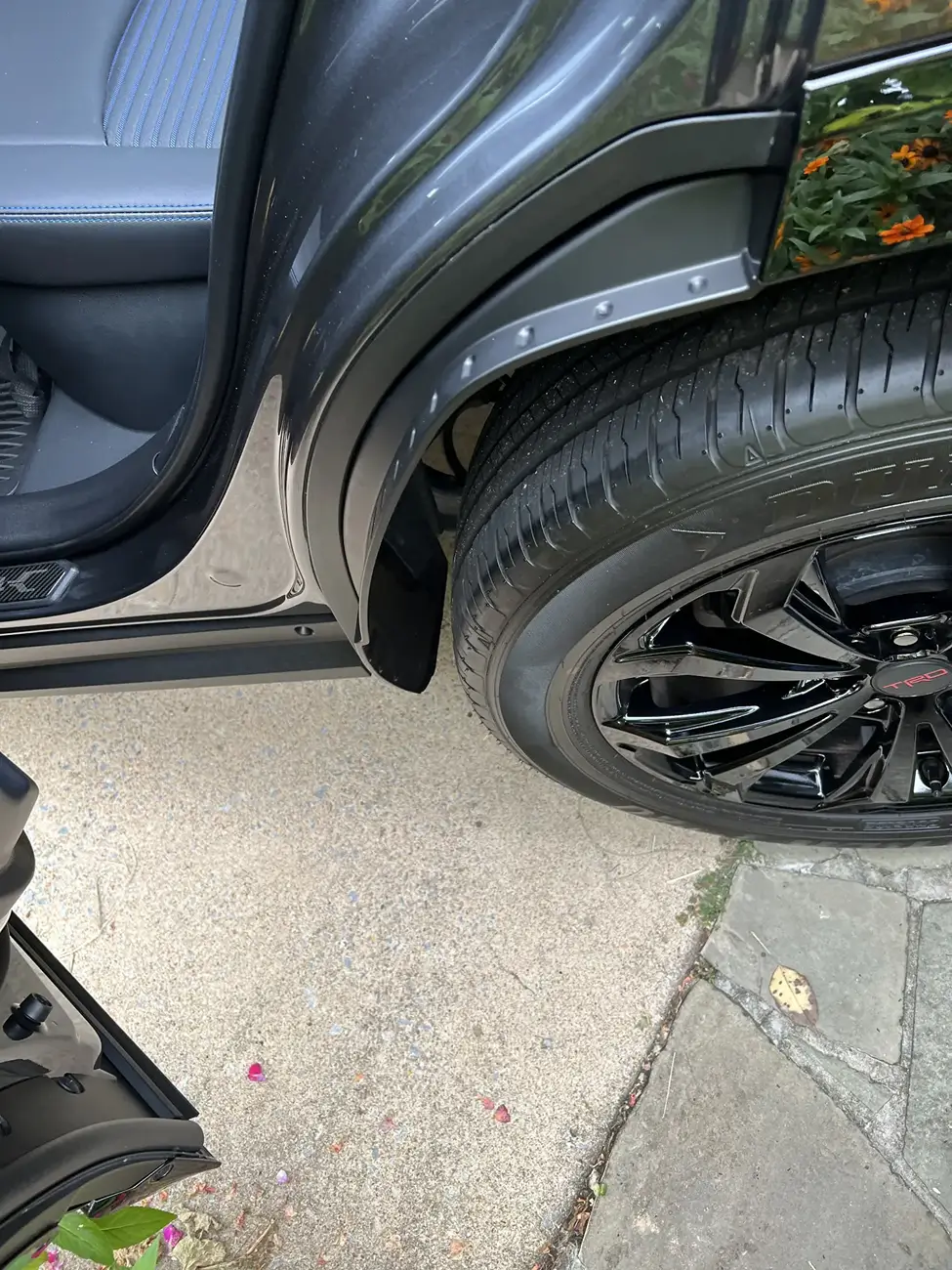 2025 4runner 6th gen Snow packing inside the doors 1769628113134-oj