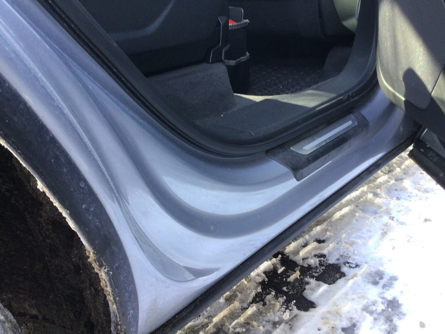 2025 4runner 6th gen Snow packing inside the doors IMG_2796