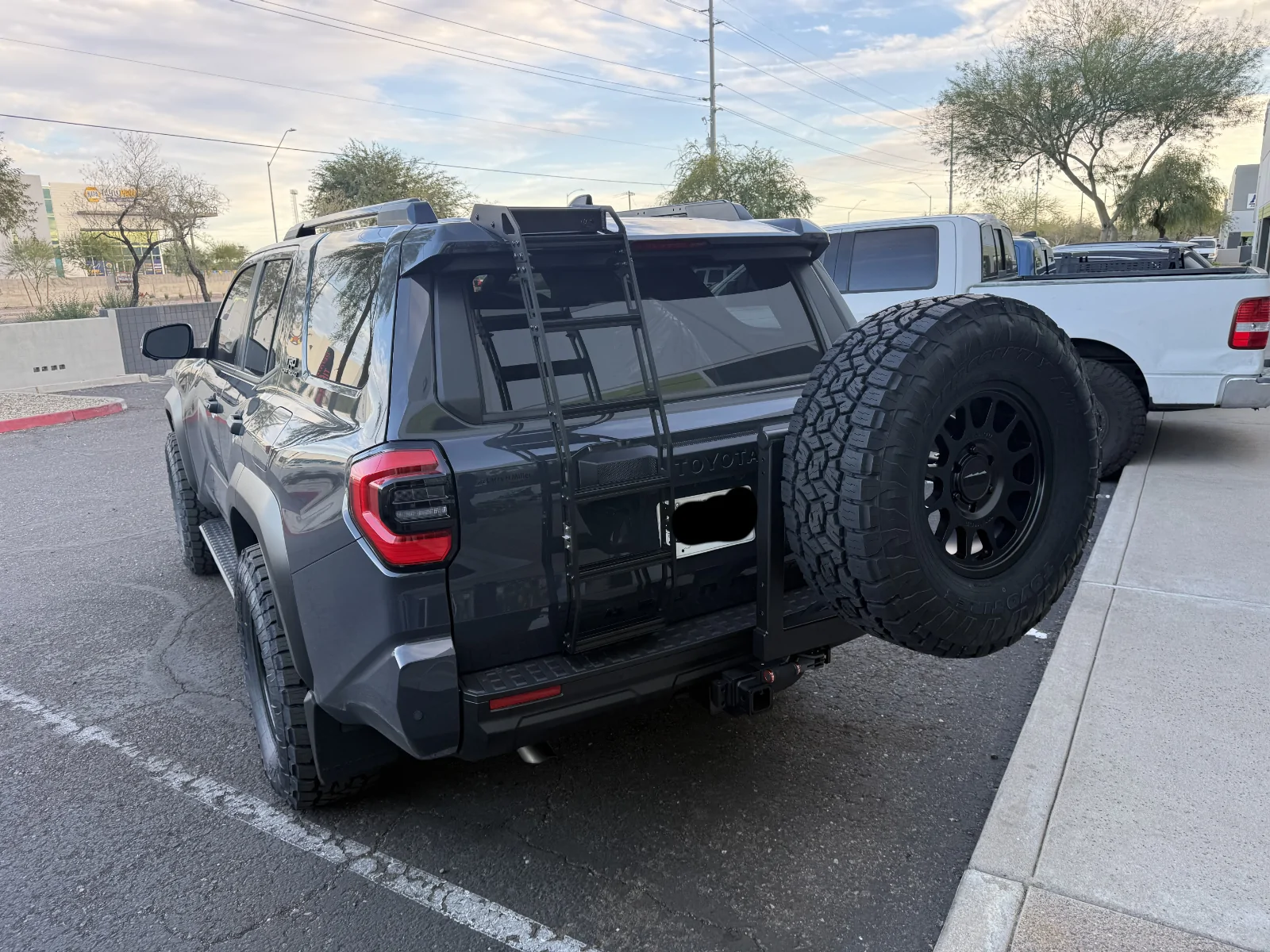 2025 4runner 6th gen Rear tire carrier w/ rear camera? IMG_0832