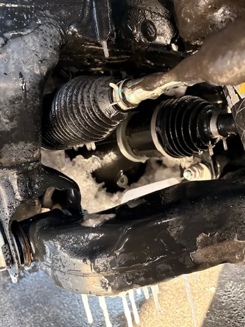 2025 4runner 6th gen Winter weather issue w/ Trailhunter - snow stuck and turned into ice above skid plate IMG_1606