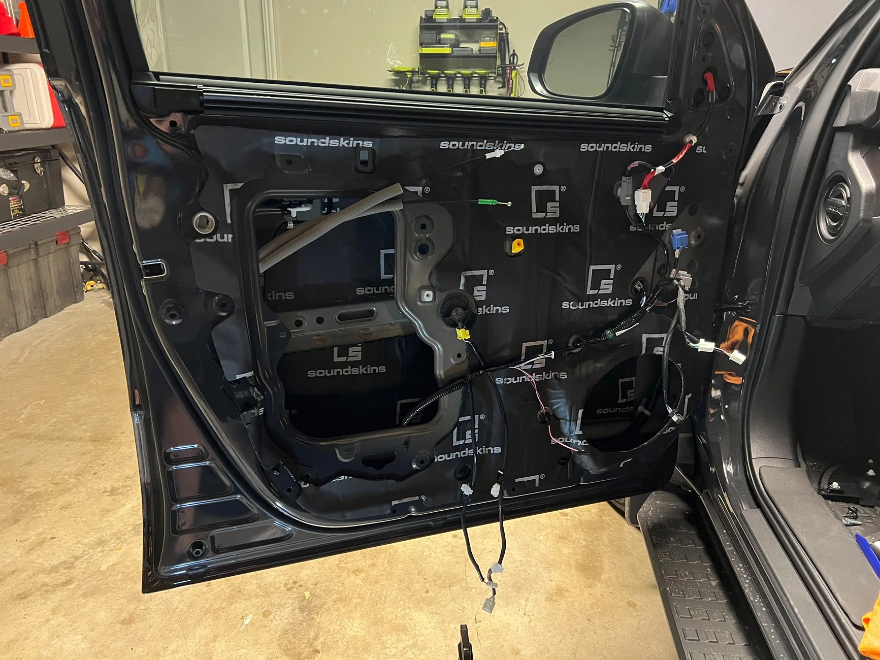 2025 4runner 6th gen Widow Door rattle / vibration source when playing music and how to actually fix door rattle permanently IMG_2196