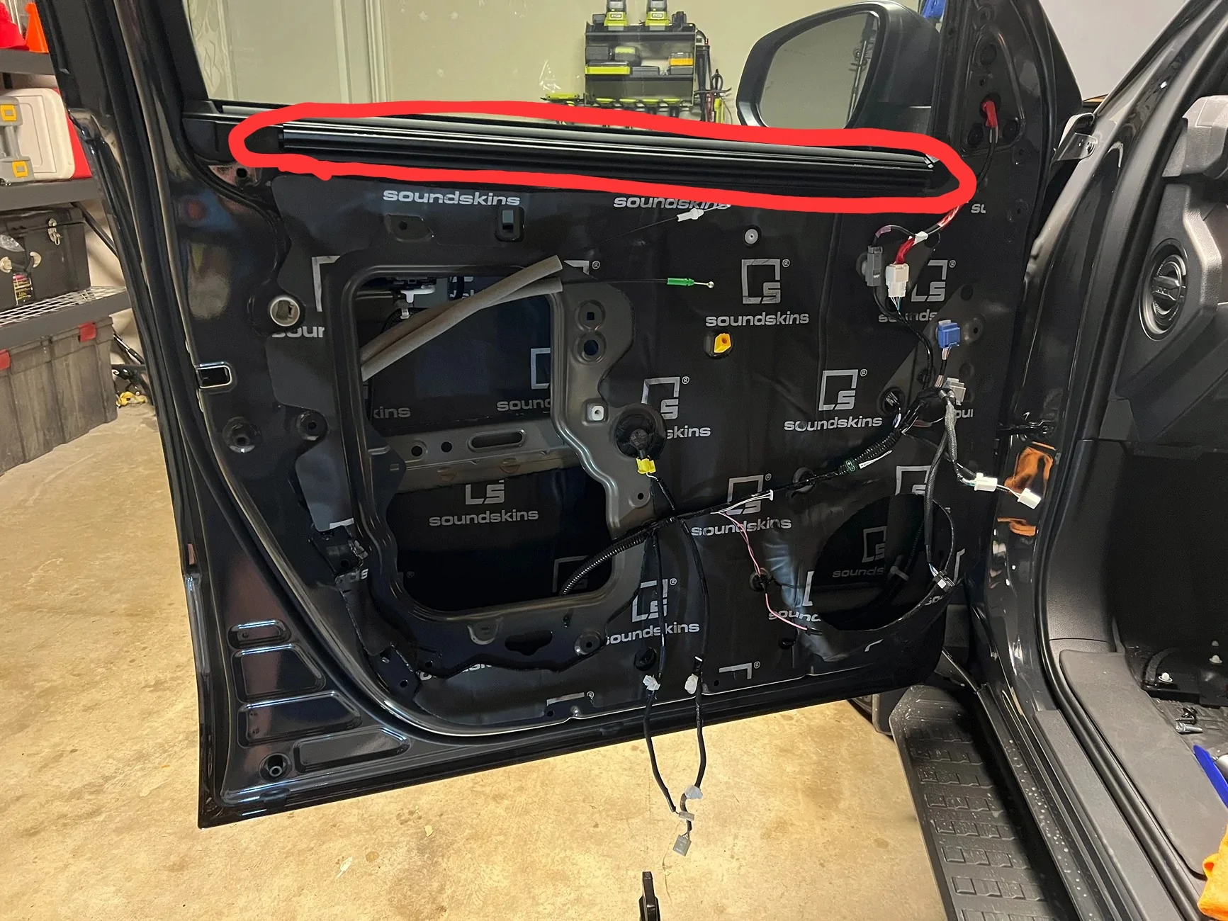 2025 4runner 6th gen Widow Door rattle / vibration source when playing music and how to actually fix door rattle permanently 5212