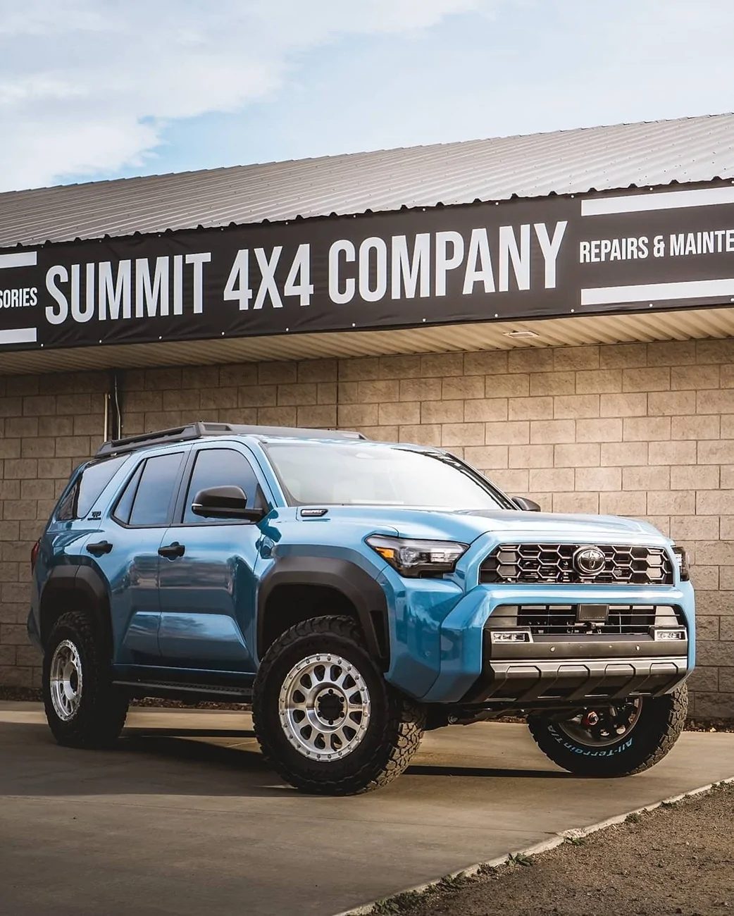 2025 4runner 6th gen Heritage Blue ORP build with Ironman Phase II Level Lift Kit, Method 315 +18 Offset, BFG KO3 275/70/18 + Audio Mods 629788868_10240063347859084_8351248987961439798_n