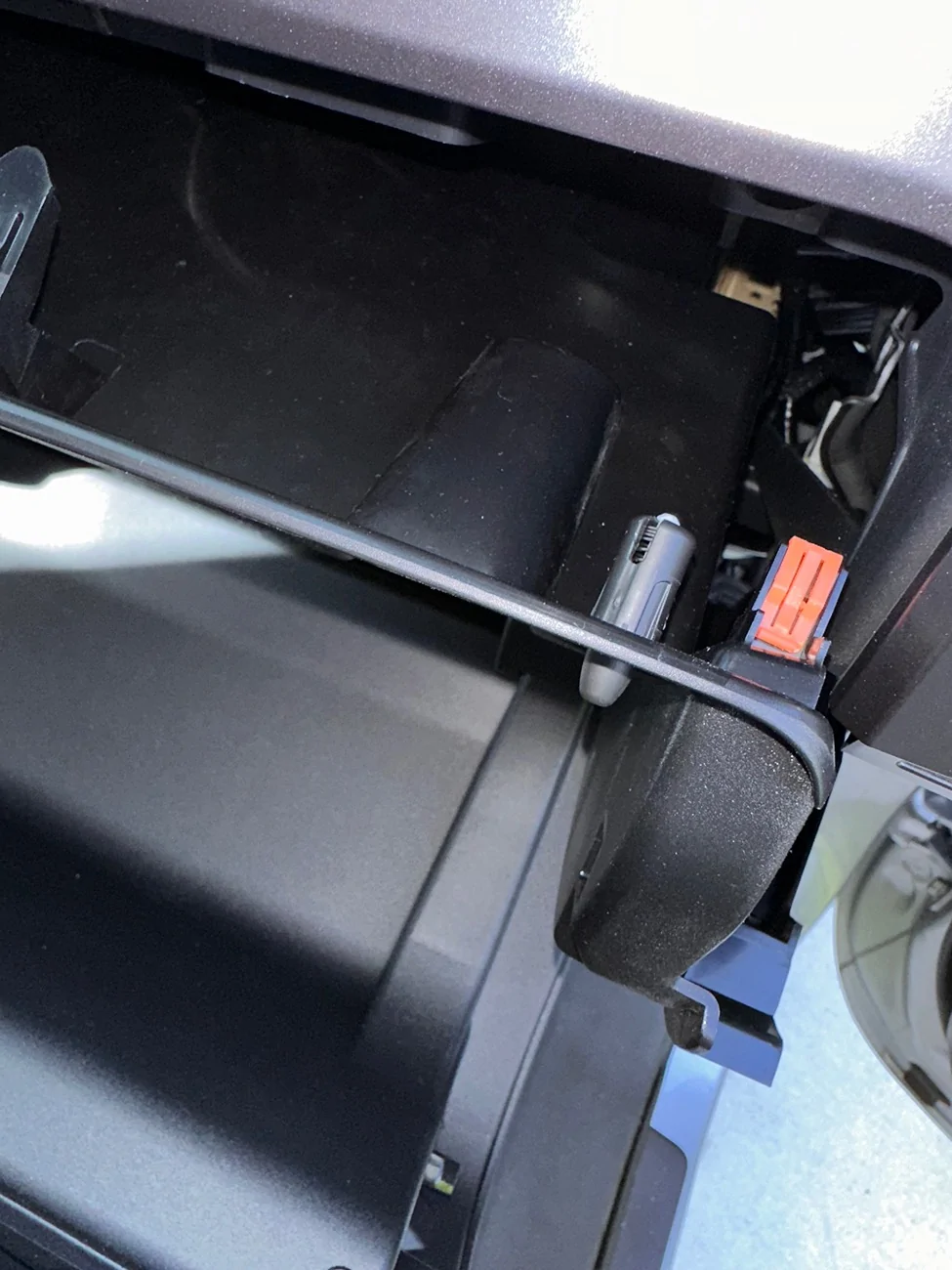 2025 4runner 6th gen Glove box latches to cure rattle (3D print) IMG_8789