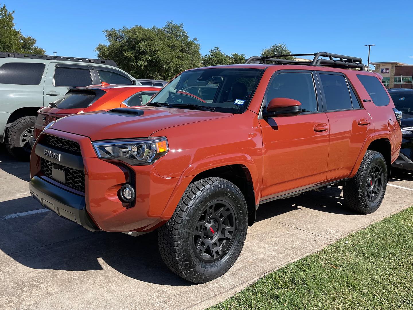 2025 4runner 6th gen New TERRA color photos in full sun -- on 2024 4Runner TRD Pro example Terra Color Tacoma 4runner