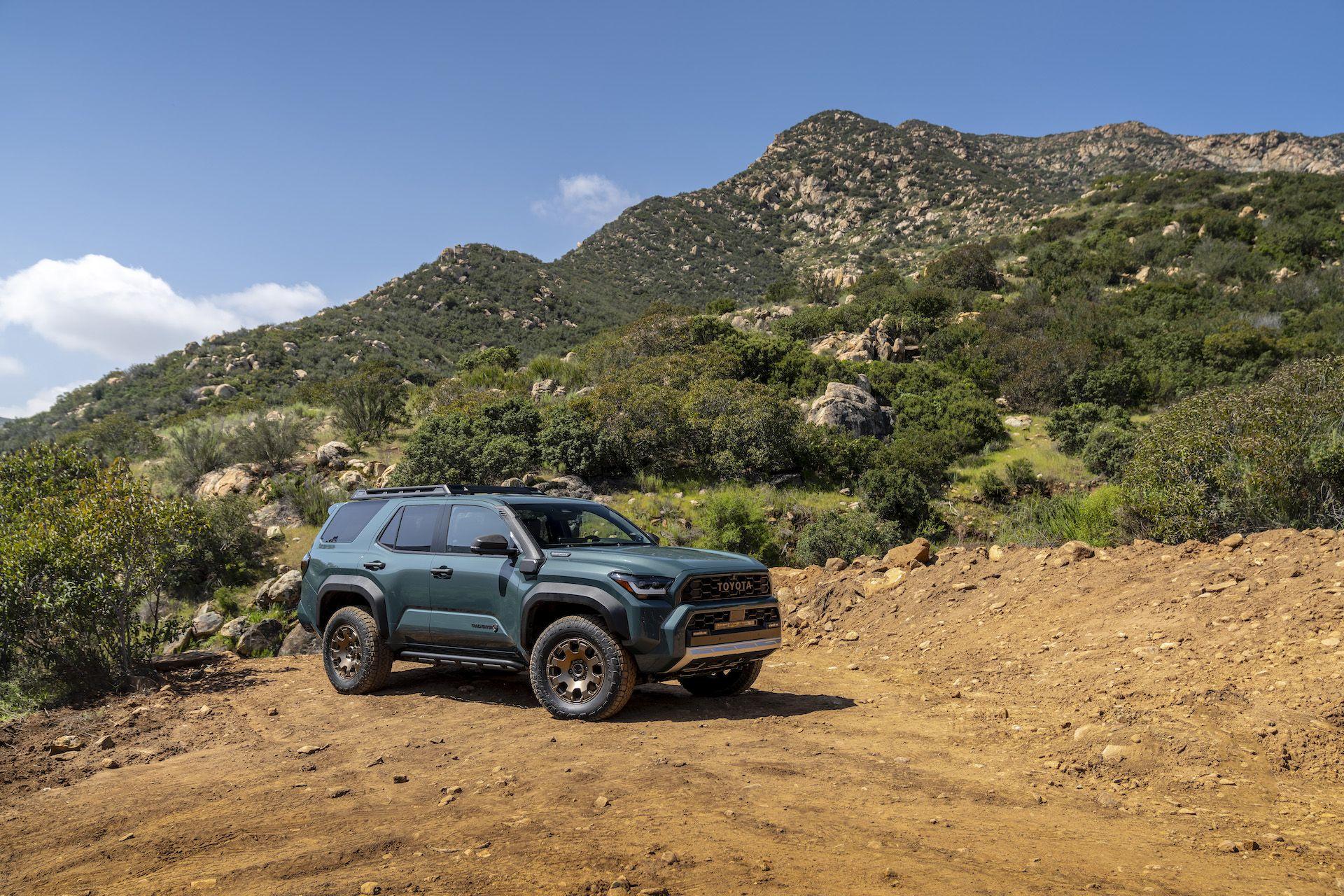 2025 4runner 6th gen Photos: Everest color 2025 4Runner TRAILHUNTER 2025-toyota-4runner-trailhunter-105-jpg-661561cf9df47