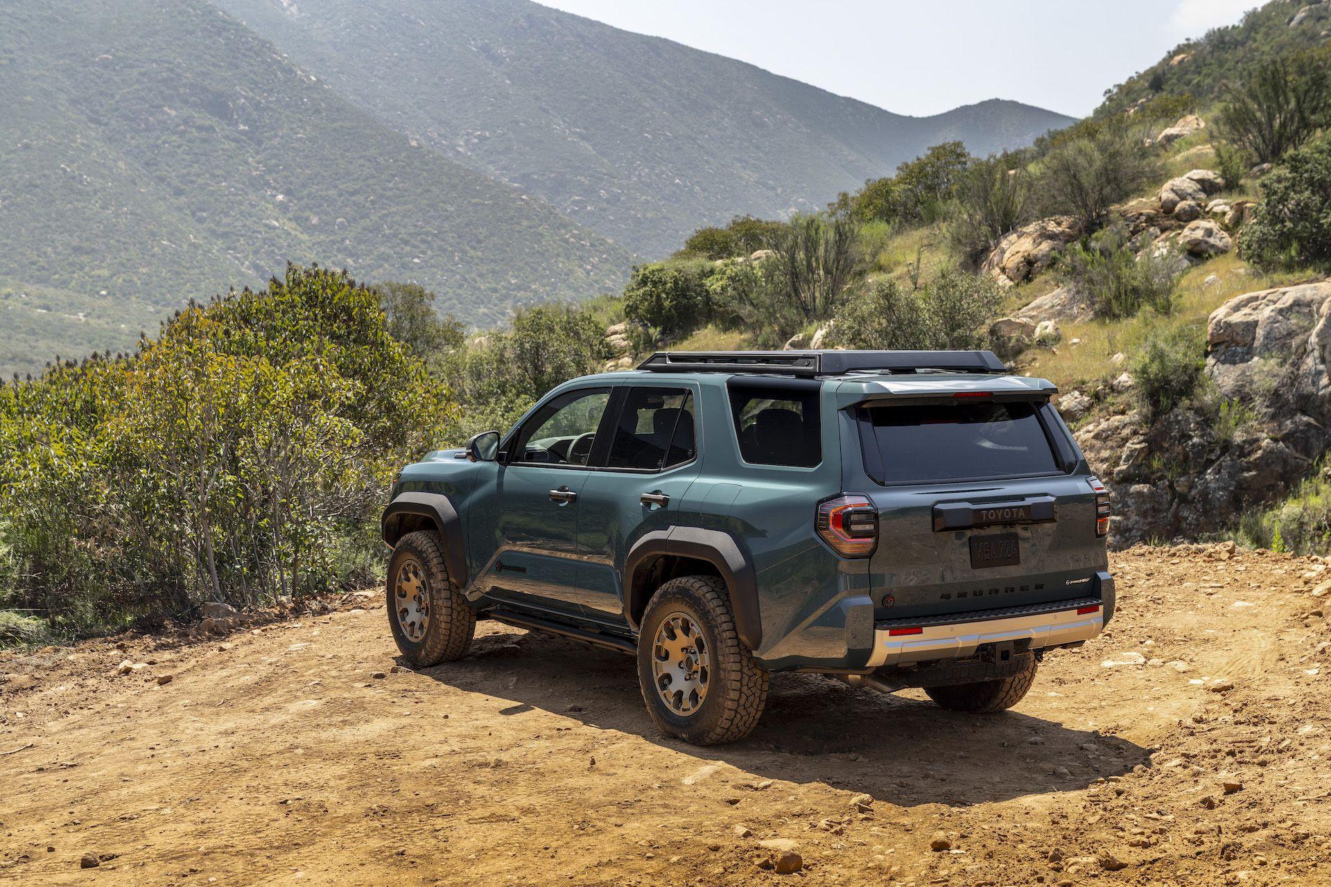 2025 4runner 6th gen Photos: Everest color 2025 4Runner TRAILHUNTER 2025-toyota-4runner-trailhunter-101-jpg-661561cf558d1