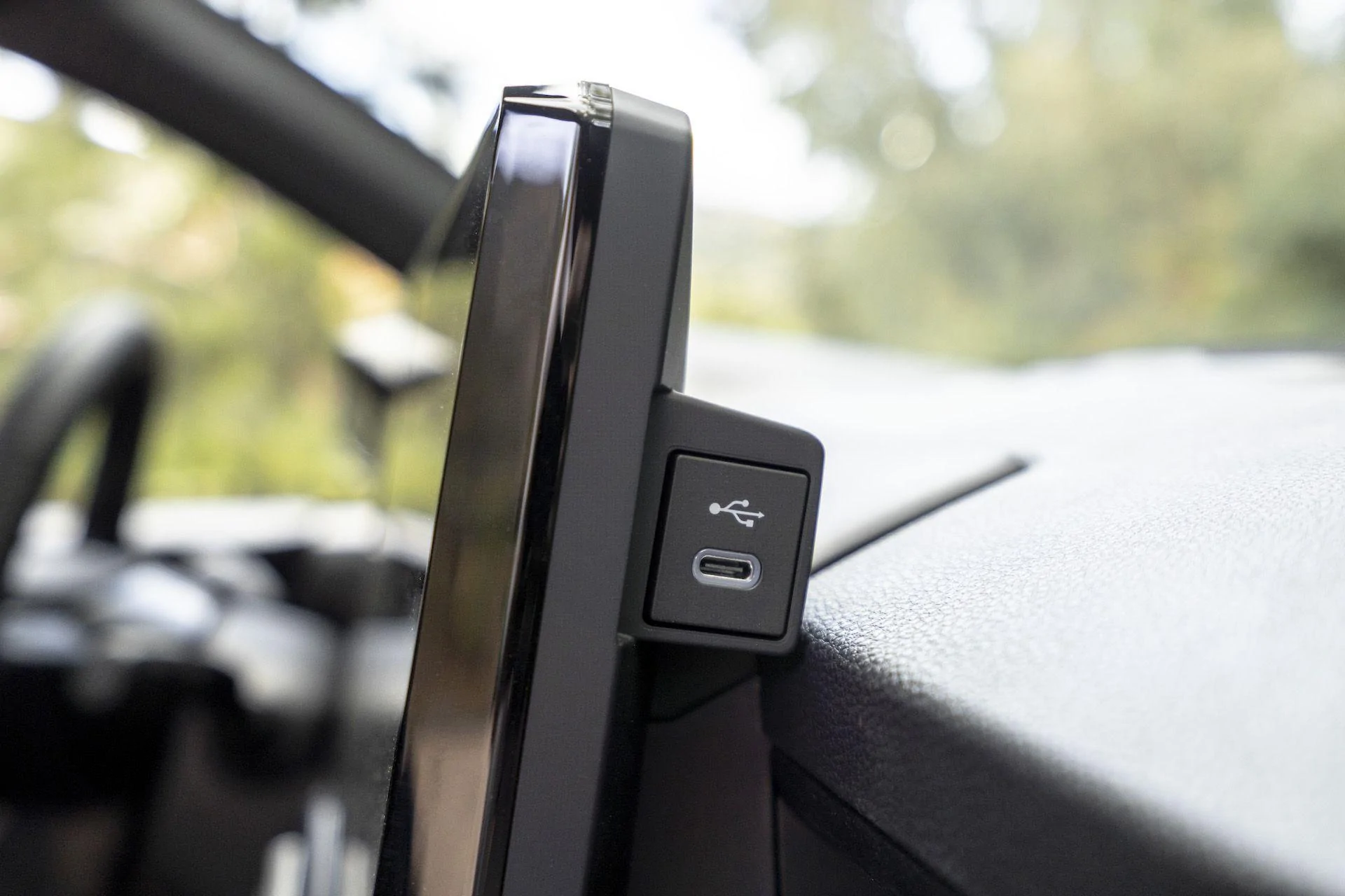 2025 4runner 6th gen Photos: 2025 4Runner LIMITED (Interior, Cargo Space, Exterior) in Heritage Blue color 2025-toyota-4runner-limited-interior-110-jpg-6615602ddba94