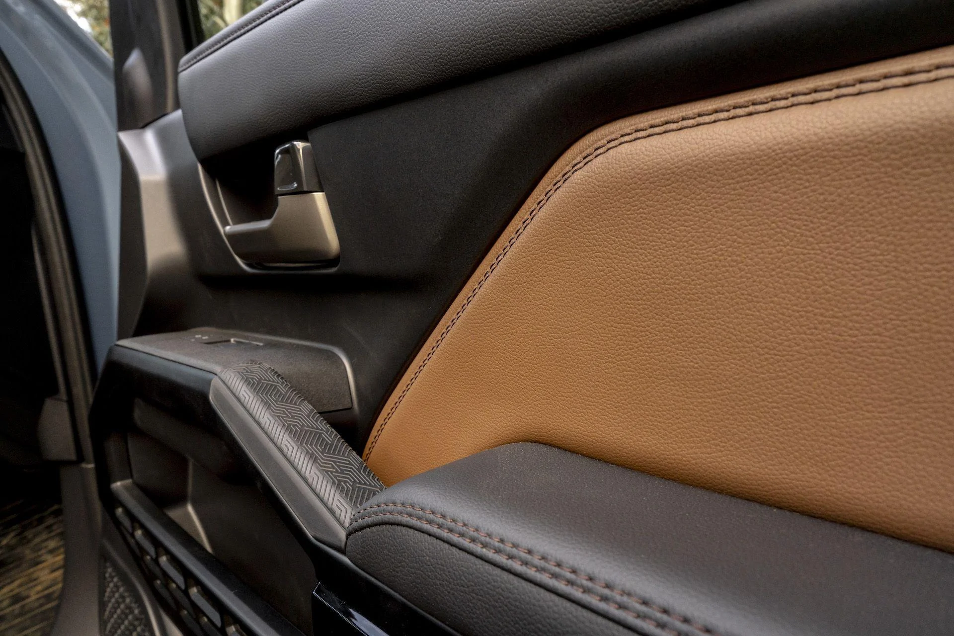 2025 4runner 6th gen Photos: 2025 4Runner LIMITED (Interior, Cargo Space, Exterior) in Heritage Blue color 2025-toyota-4runner-limited-interior-109-jpg-6615602de868d