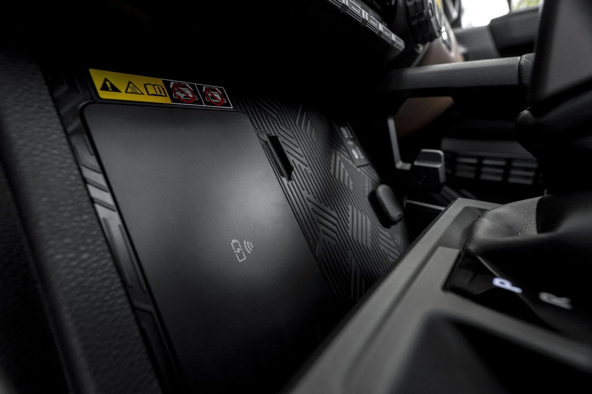 2025 4runner 6th gen Photos: 2025 4Runner LIMITED (Interior, Cargo Space, Exterior) in Heritage Blue color 2025-toyota-4runner-limited-interior-113-jpg-6615603140127