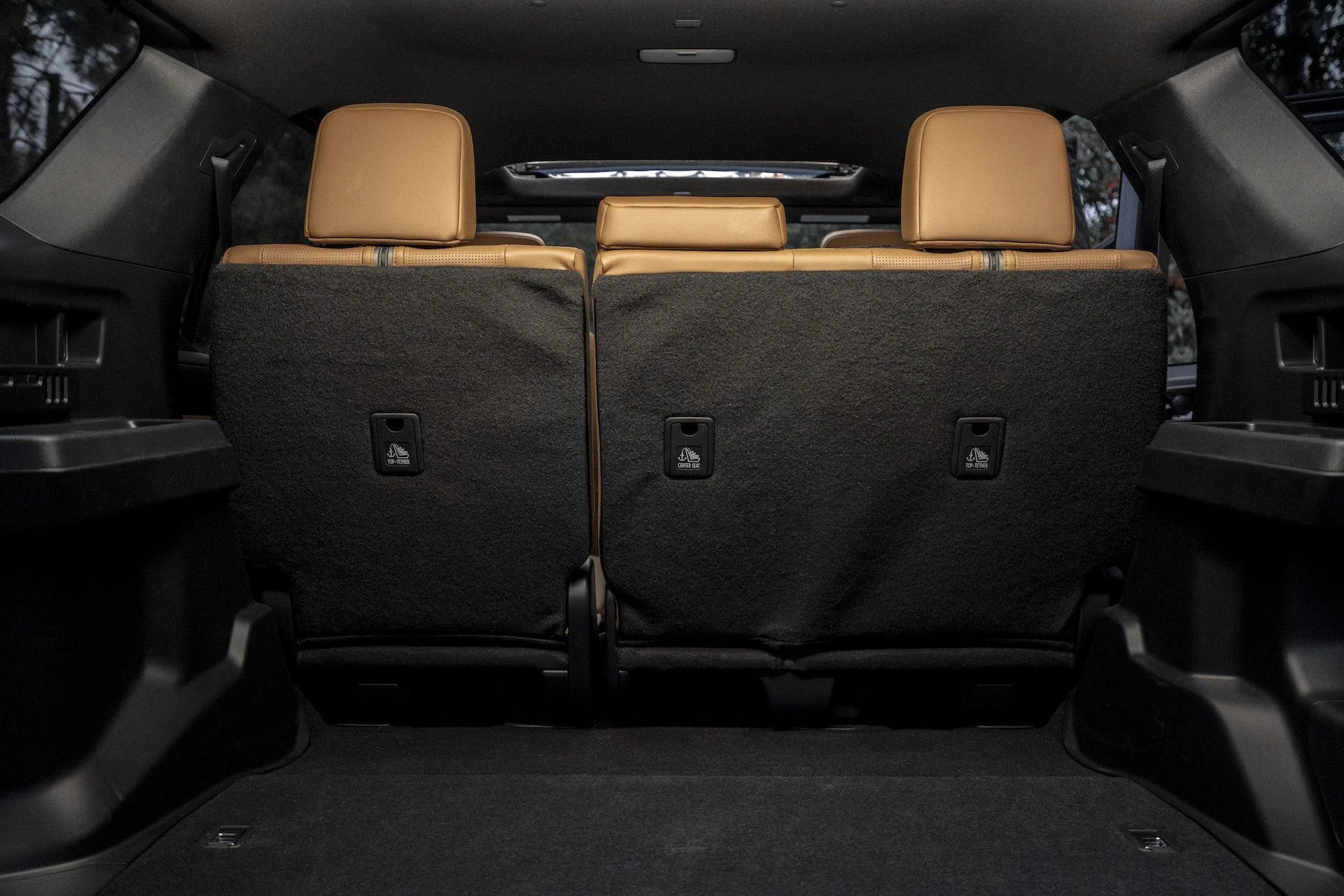 2025 4runner 6th gen Photos: 2025 4Runner LIMITED (Interior, Cargo Space, Exterior) in Heritage Blue color 2025-toyota-4runner-limited-interior-122-jpg-6615603439d66