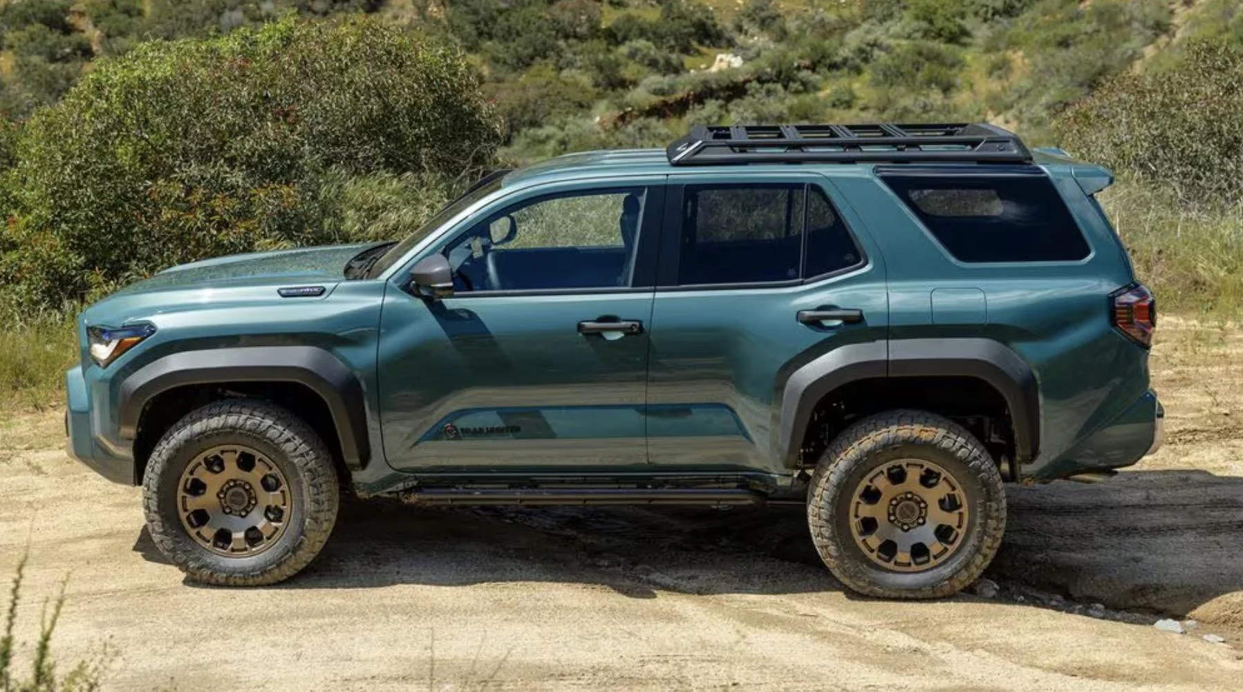 2025 4runner 6th gen EVEREST Photos 4Runner 6th Gen (2025+) Everest 2025 Toyota 4Runner Trailhunter color 2