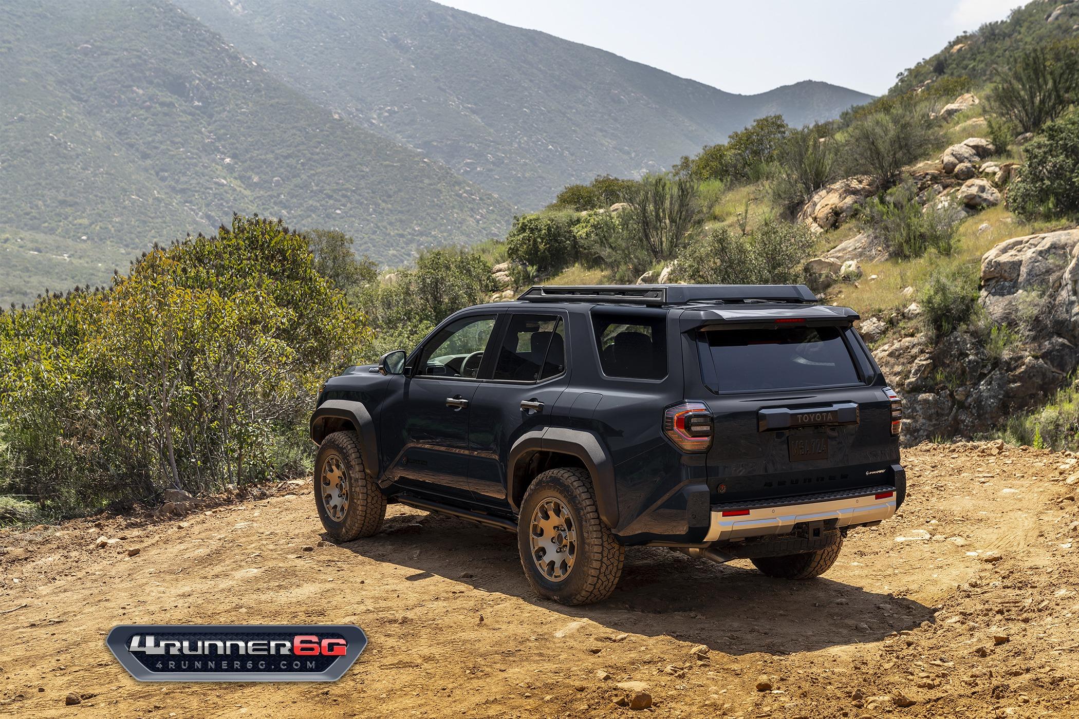 2025 4runner 6th gen Fun colors for 2025 4Runner TRD PRO, Trailhunter, Platinum Trims -- previews & slideshow Trailhunter-Midnight-Black-Rear
