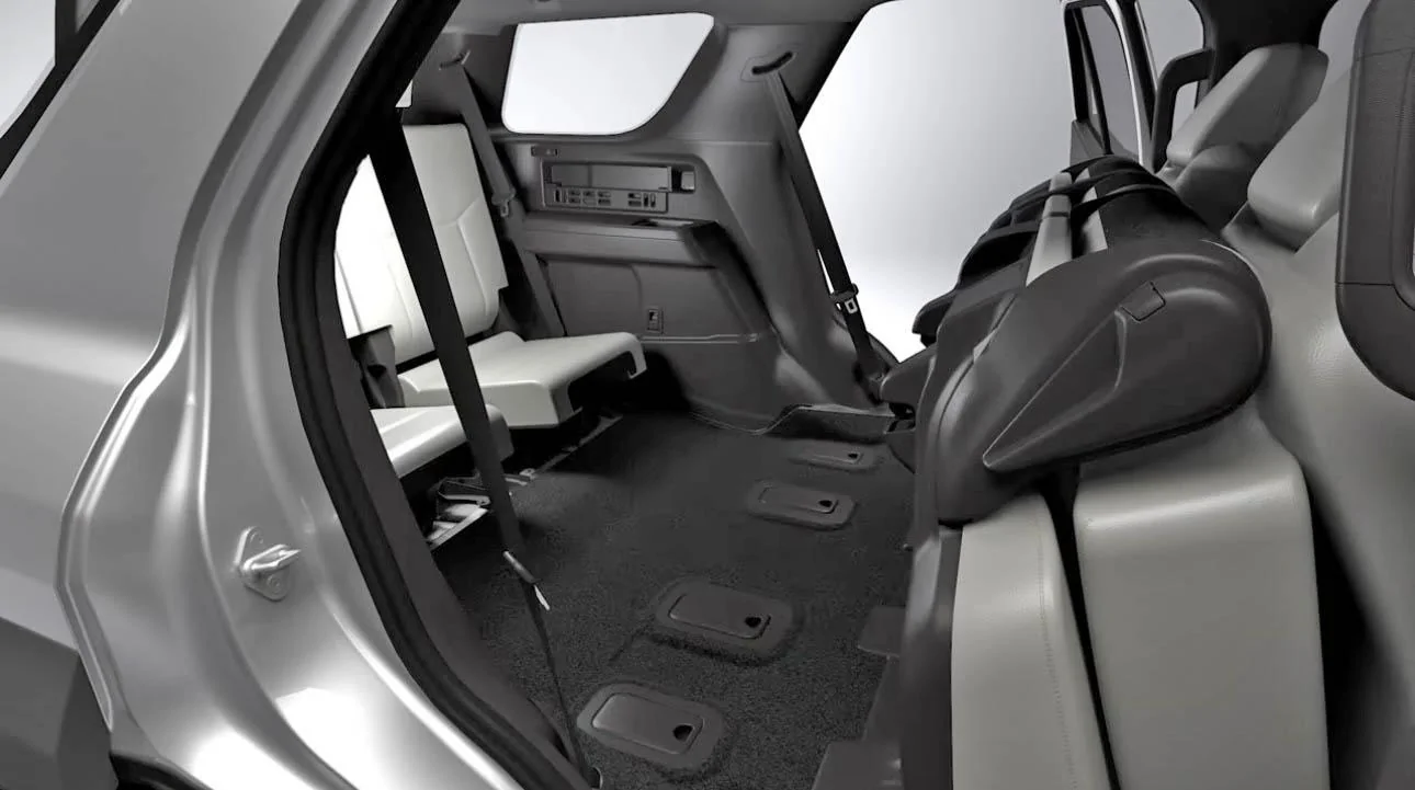 2025 Toyota 4runner 3rd row + cloth seats photos from 2025 Toyota 4Runner 6th gen (third row available only on non-hybrid SR5 and Limited trims) 2025 4runner 3rd third row 2 (1)