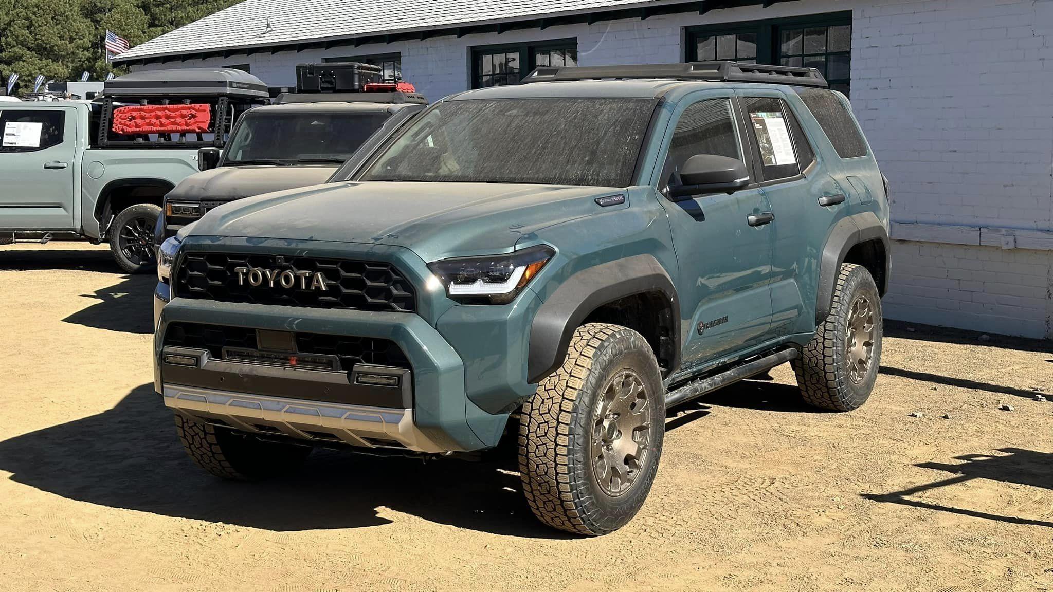 2025 4runner 6th gen EVEREST Photos 4Runner 6th Gen (2025+) Evergreen Trailhunter 4Runner color dirty dusty 3