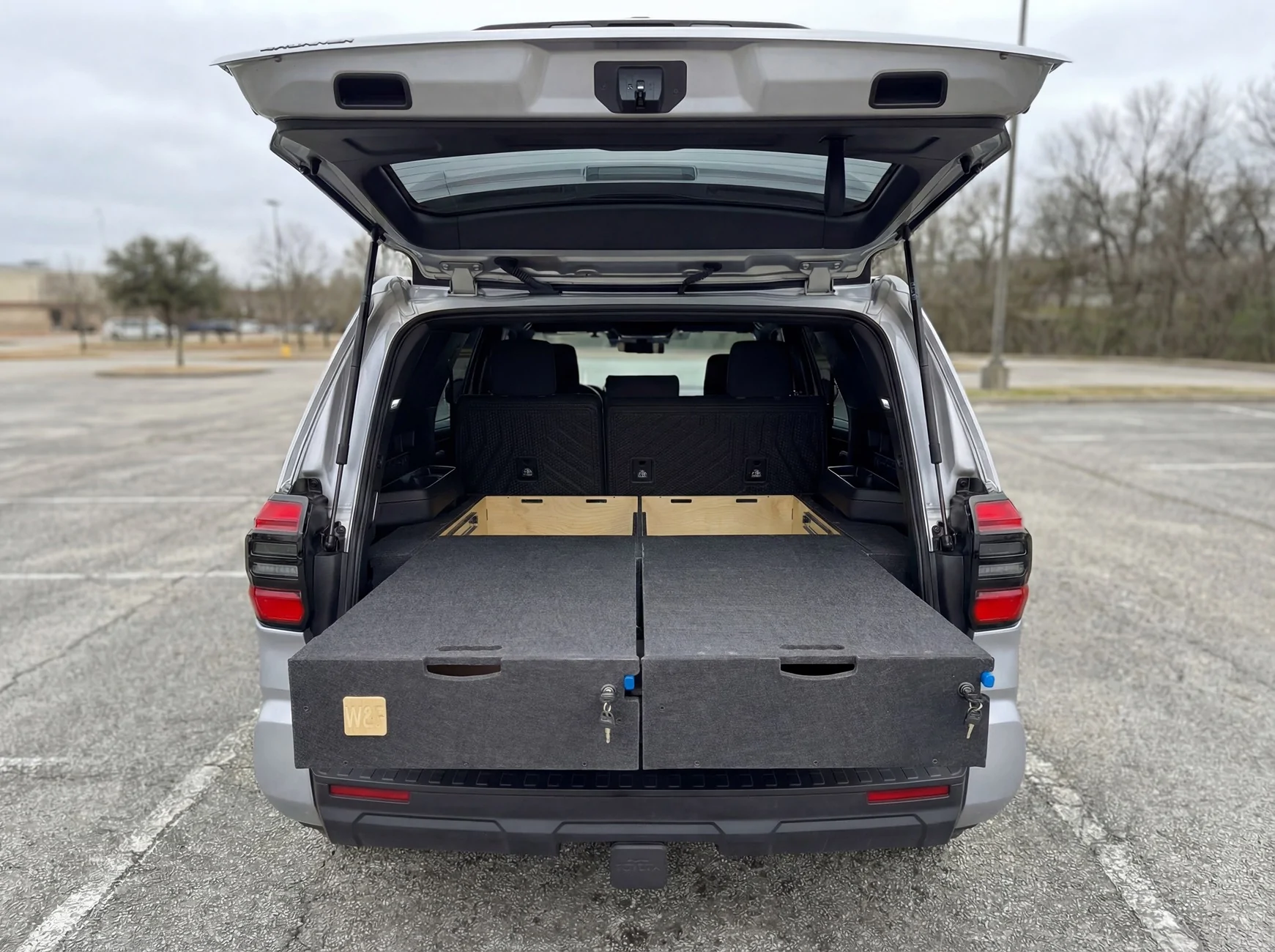 5-pullout-storage-system-4runner-6g-gas.webp