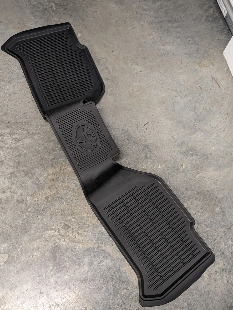 2025 4runner 6th gen FS: OEM All-Weather floor mats PXL_20260222_212253194