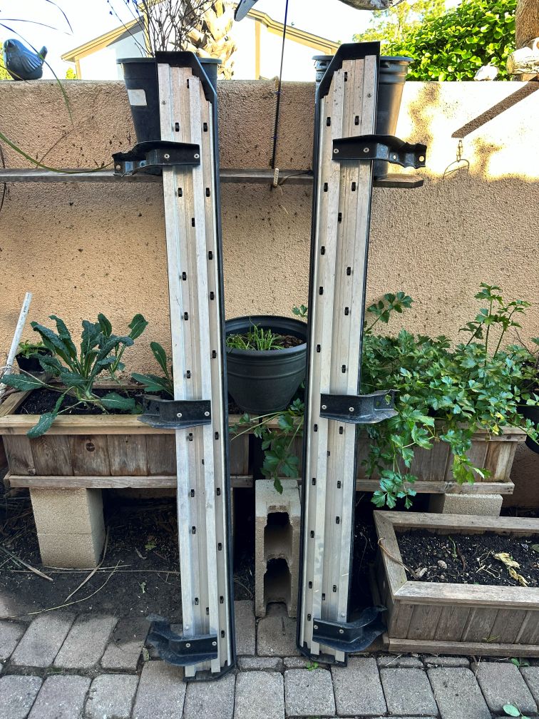 2025 4runner 6th gen Factory cross bars and factory running boards from 2025 Hybrid Premium Running Boards_1