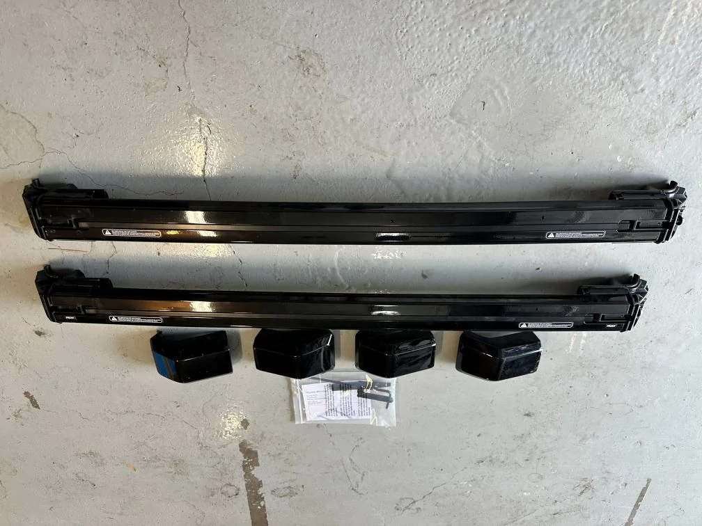 2025 4runner 6th gen Factory cross bars and factory running boards from 2025 Hybrid Premium Roof Rails