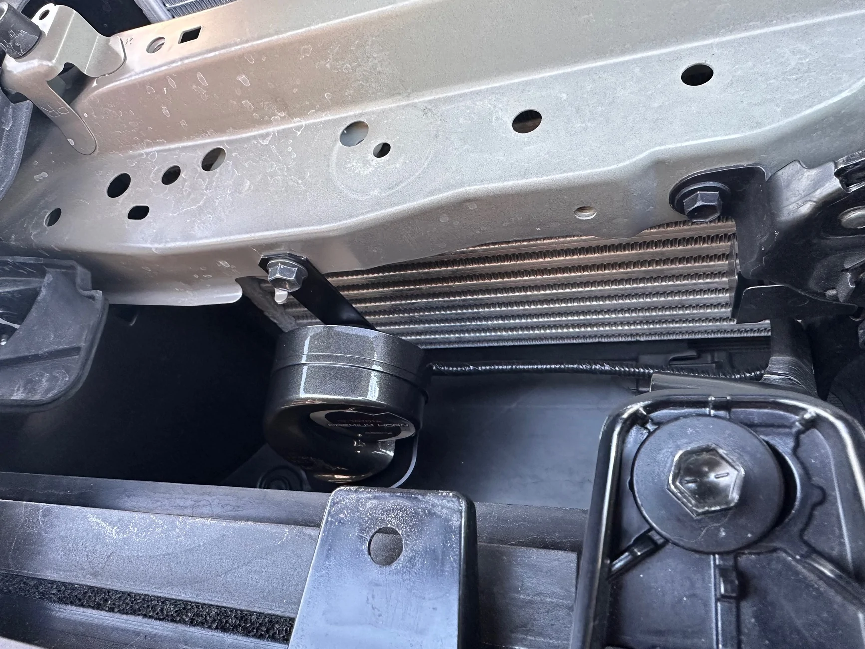 2025 4runner 6th gen Toyota "Premium Horn" install with before / after sound clip videos IMG_8244