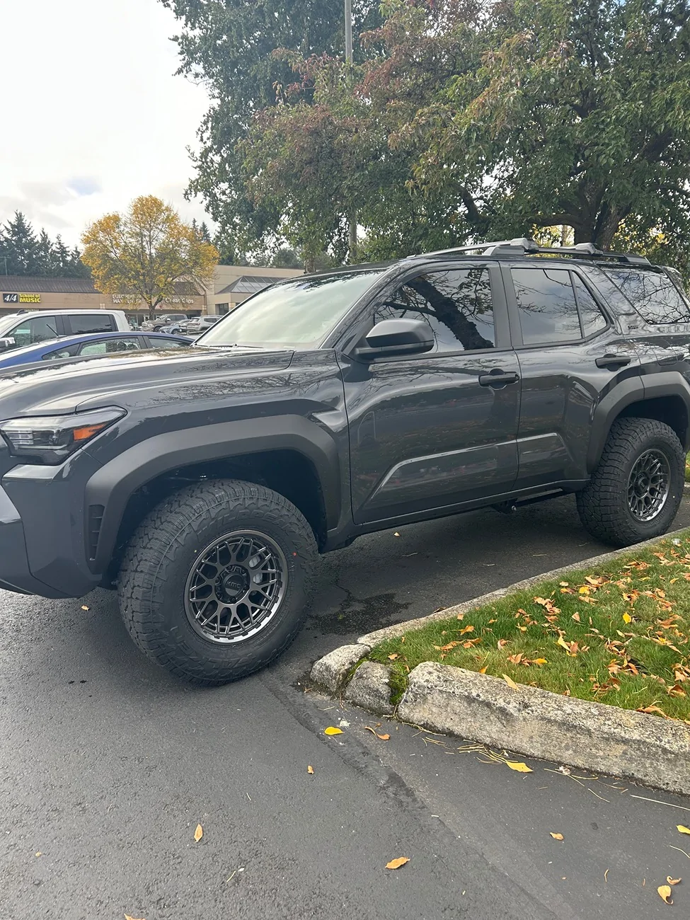 2025 4runner 6th gen New mudflaps or fenders? IMG_5385