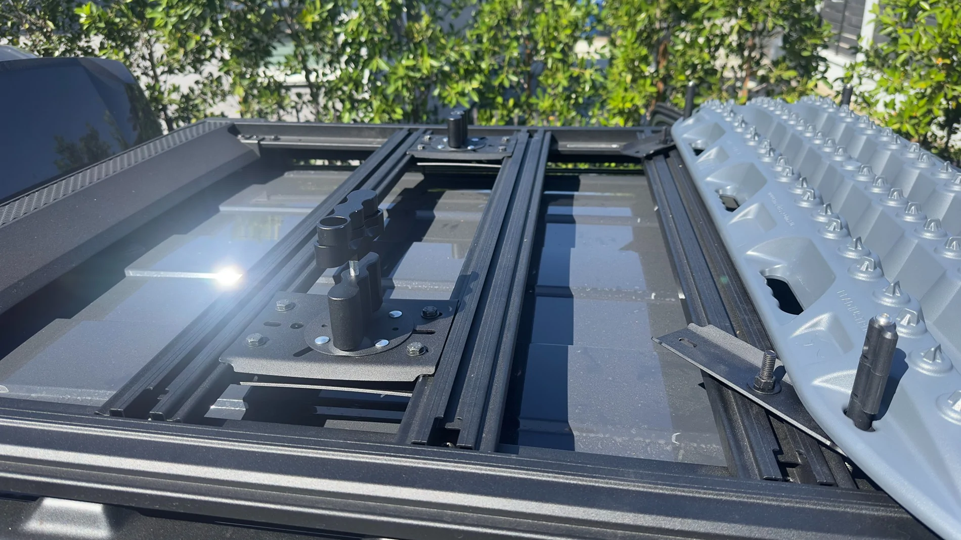 2025 4runner 6th gen Exterior MOLLE Panels compatible with stock Trailhunter Roof Rack IMG_4261