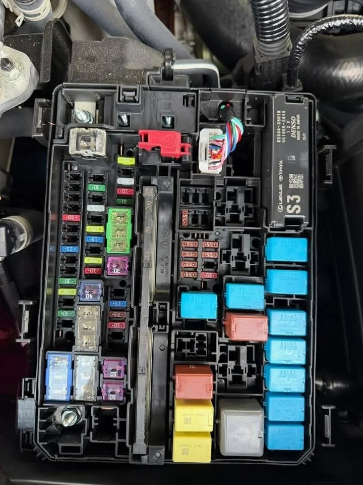 2025 4runner 6th gen [Solved] Aux 1 Fuse location? IMG_0726