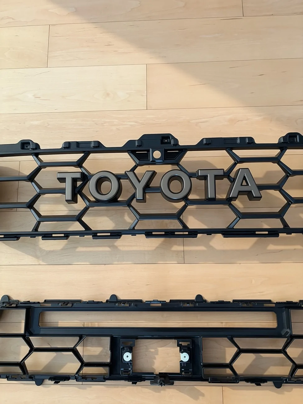 2025 4runner 6th gen $800 OBO: OEM Trailhunter Upper + Lower Grille (Matte Black / Bronze) IMG_2074