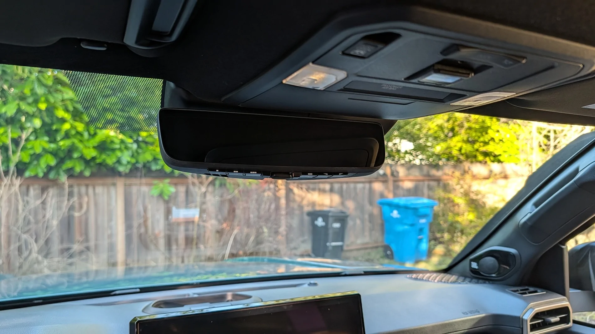 2025 4runner 6th gen Can you get the digital rear view mirror close to the headliner? PXL_20260301_001411016
