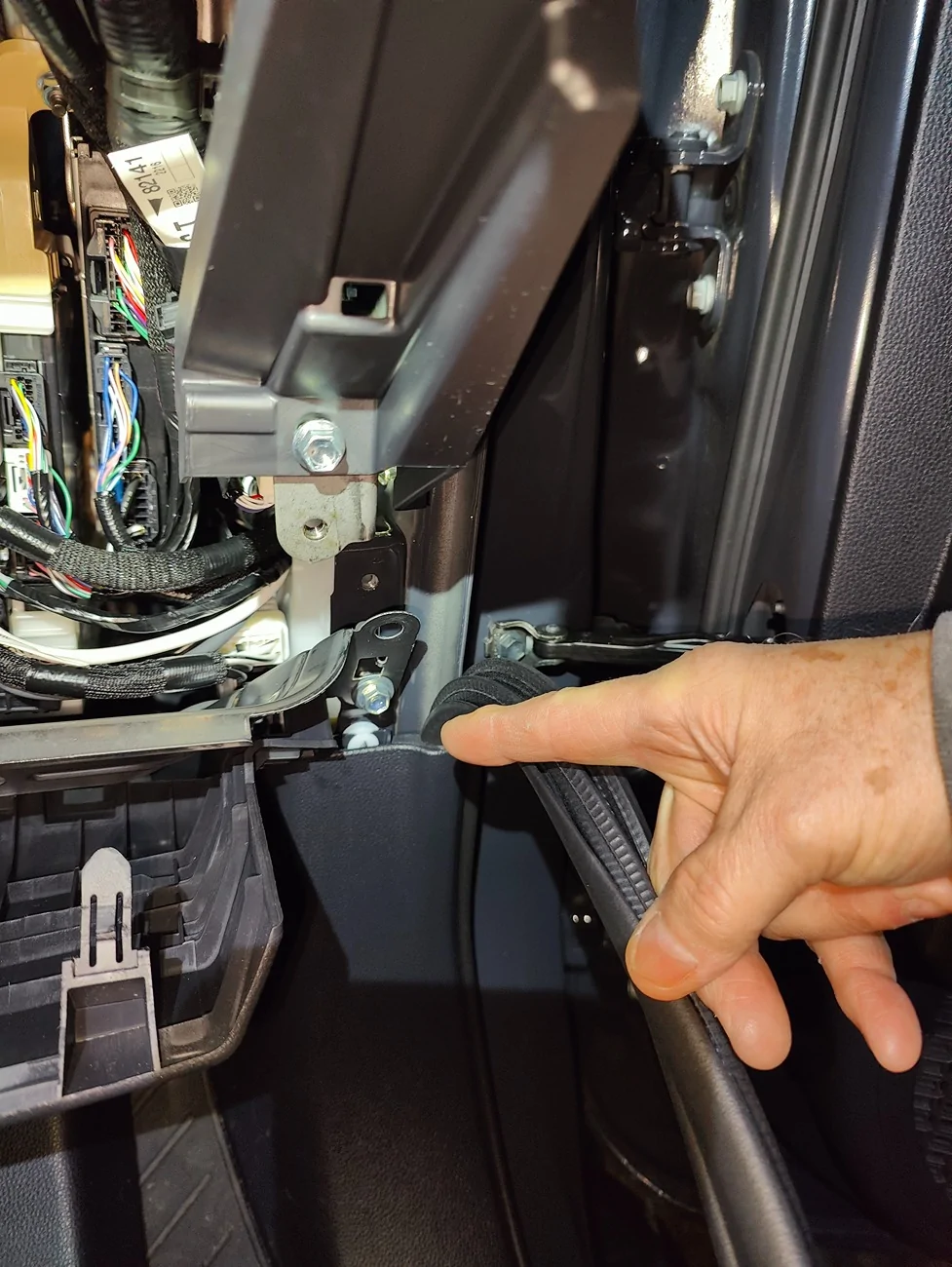 2025 4runner 6th gen 2025 4runner glove box removal IMG20260303205818