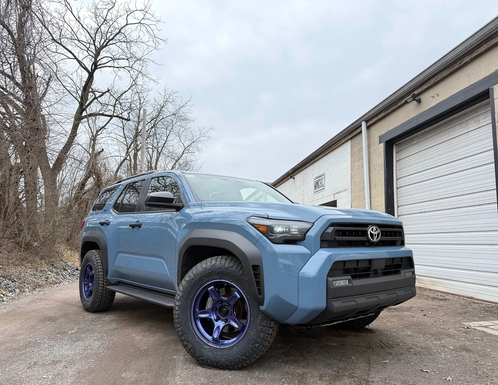 2025 4runner 6th gen Magnesium Blue ORT Forged wheels on Heritage Blue IMG_4644