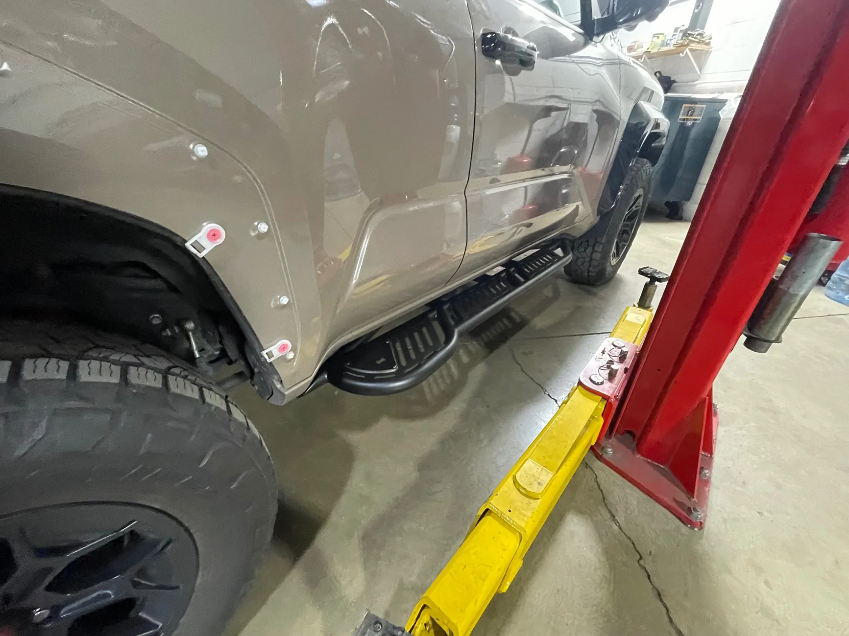 2025 4runner 6th gen Ditch Lights, Rock Sliders, Roof Rack, Chase Lights, Switch Panel and More Installed IMG_0712