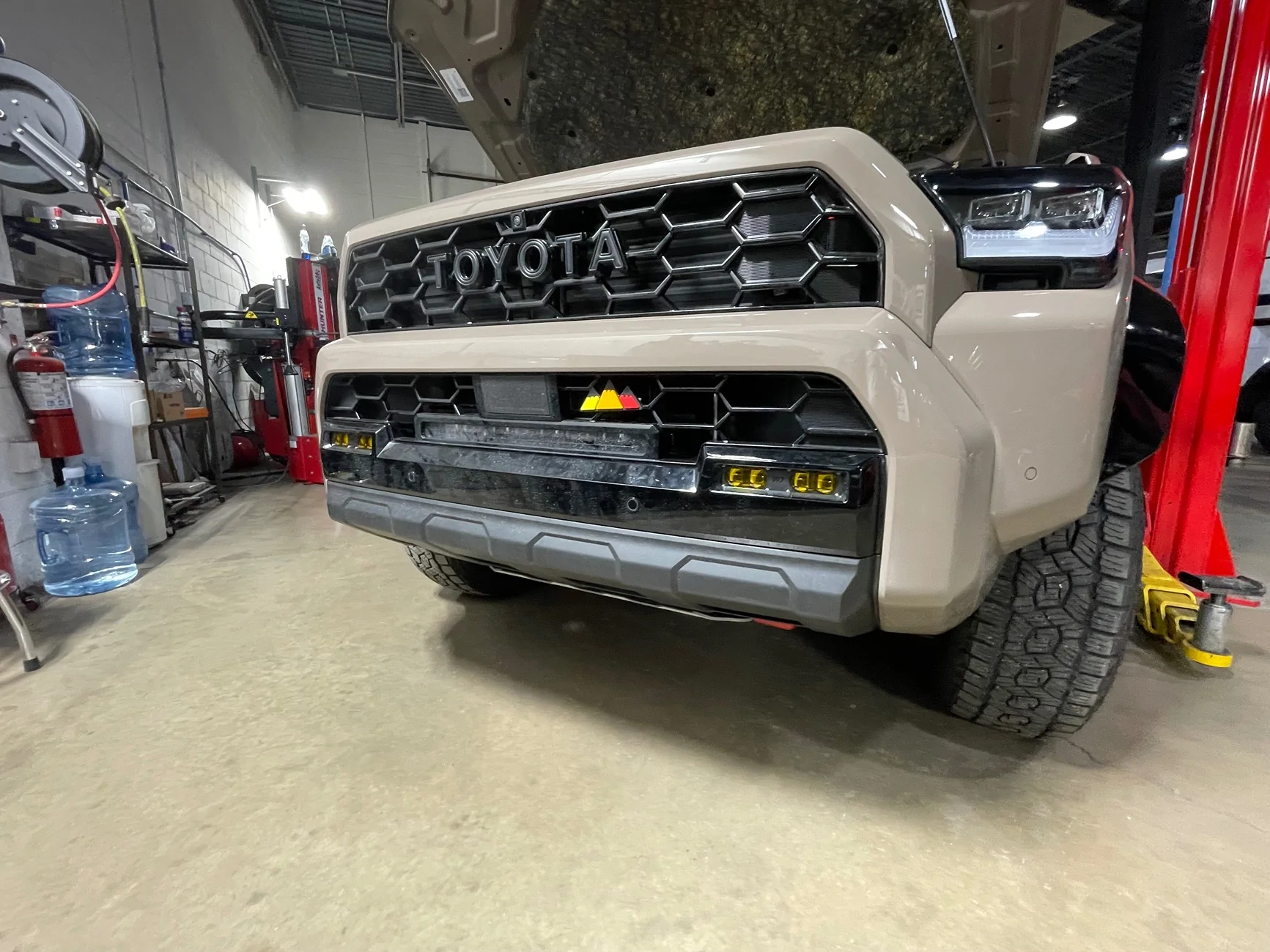 2025 4runner 6th gen Ditch Lights, Rock Sliders, Roof Rack, Chase Lights, Switch Panel and More Installed IMG_0715